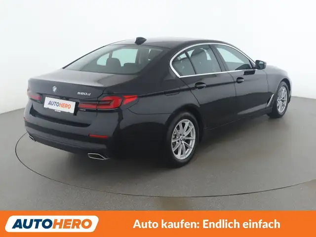 BMW 5 Series view 6