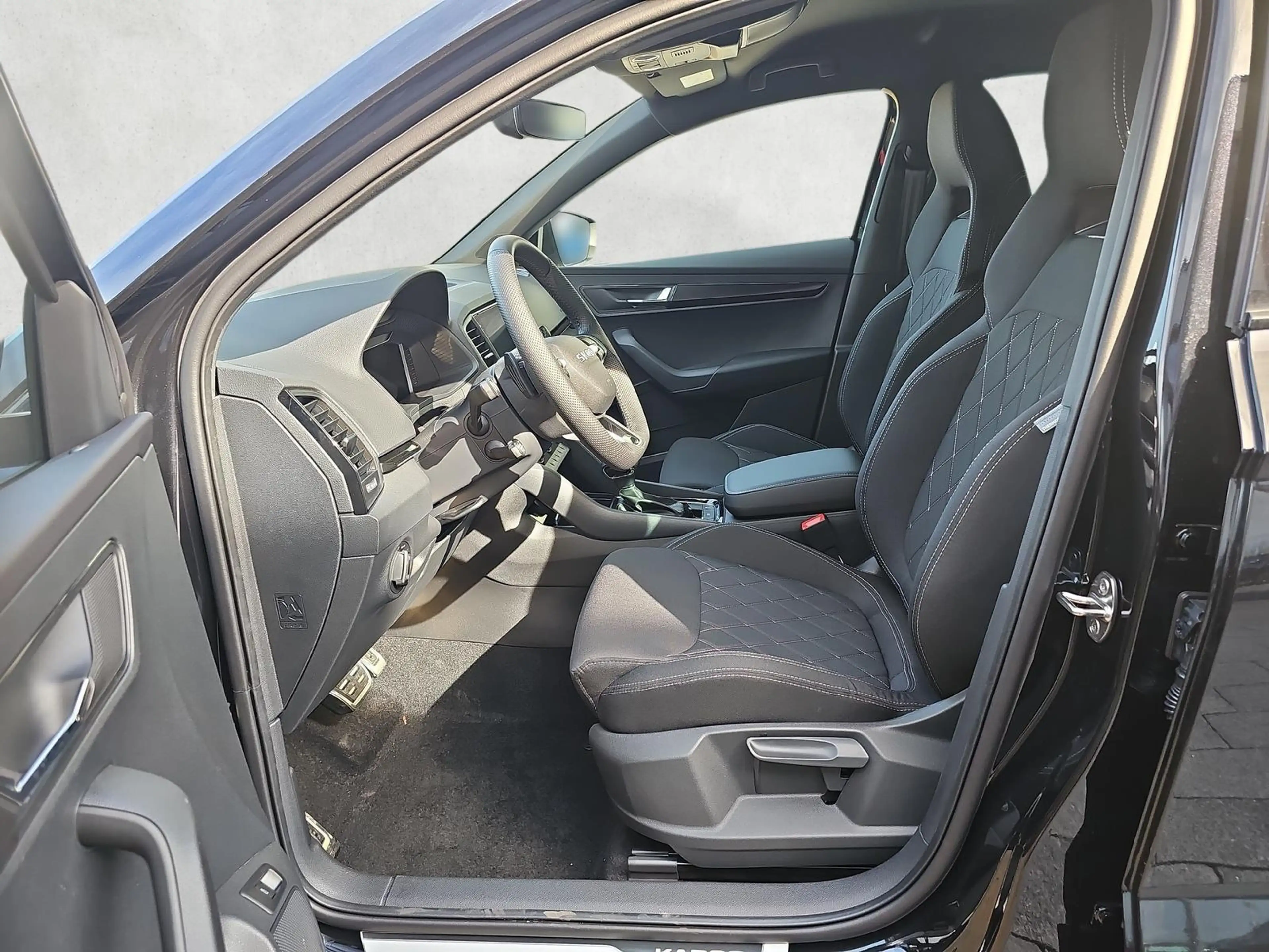 Skoda Karoq Sportline 1.5 TSI DSG 5J.Gar Kessy Matrix 110 k... — photo 9