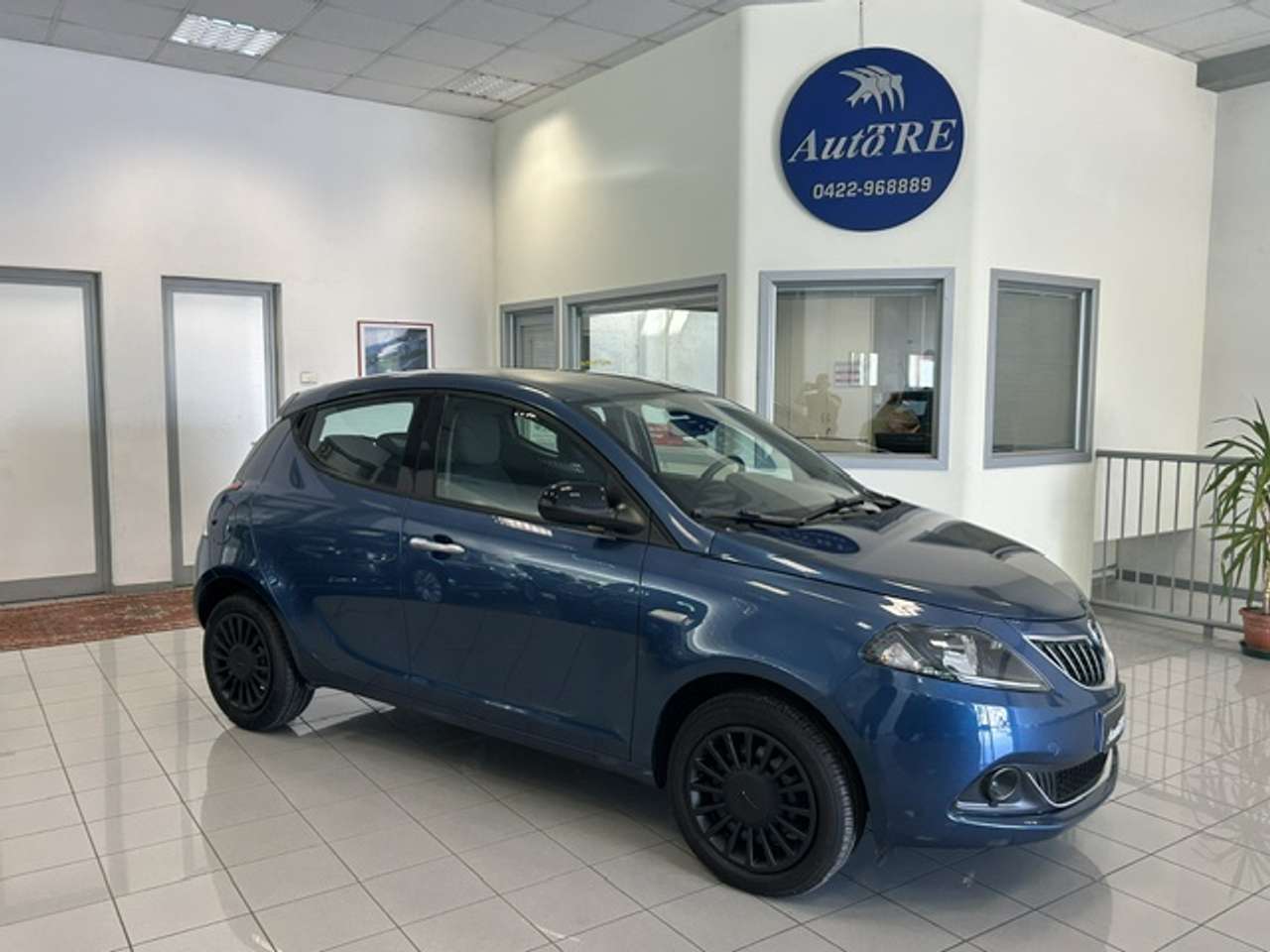 Lancia Ypsilon 1.0 firefly hybrid Silver s&s 70cv