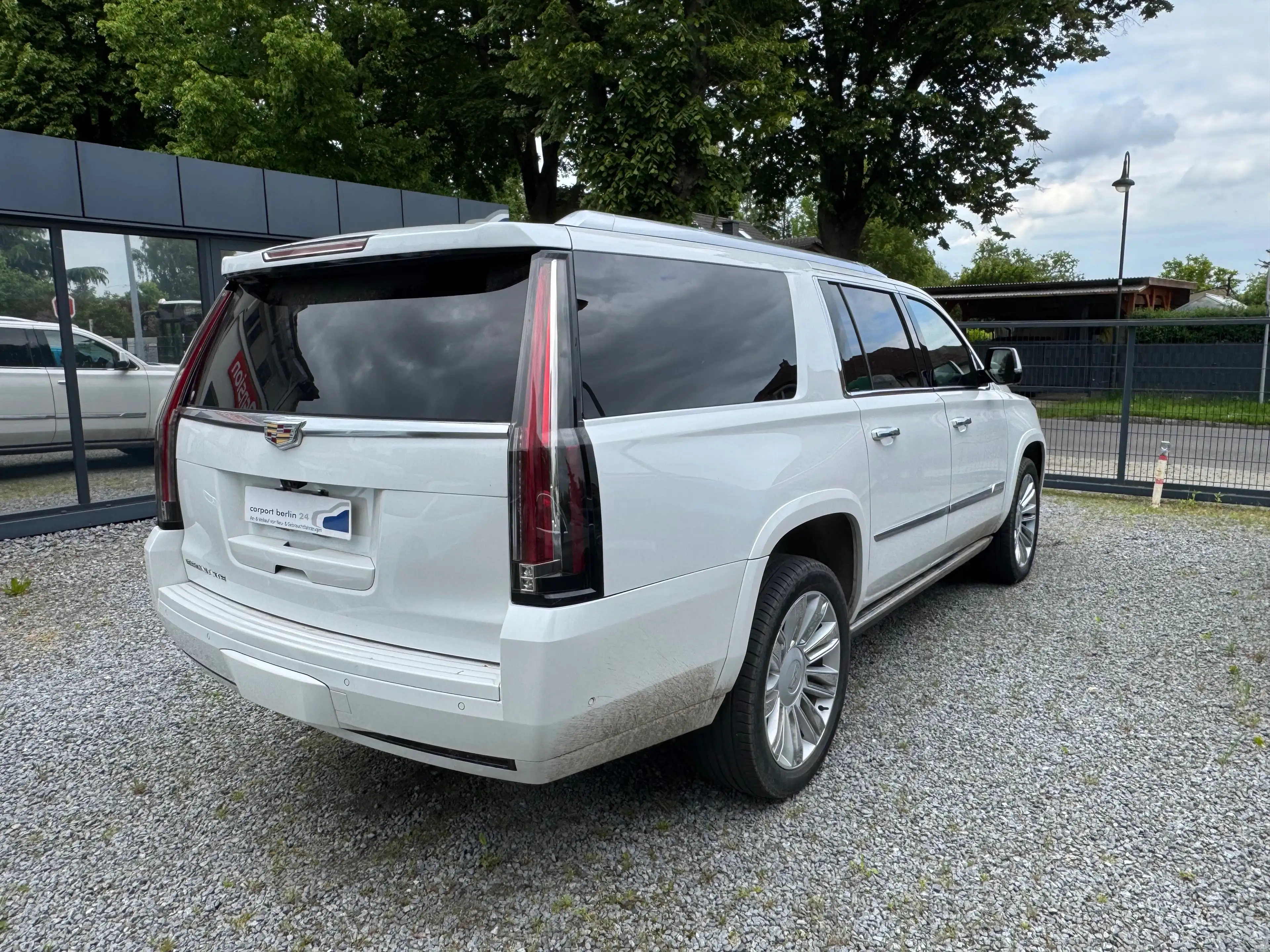 Cadillac Escalade Platinum ESV — photo 5