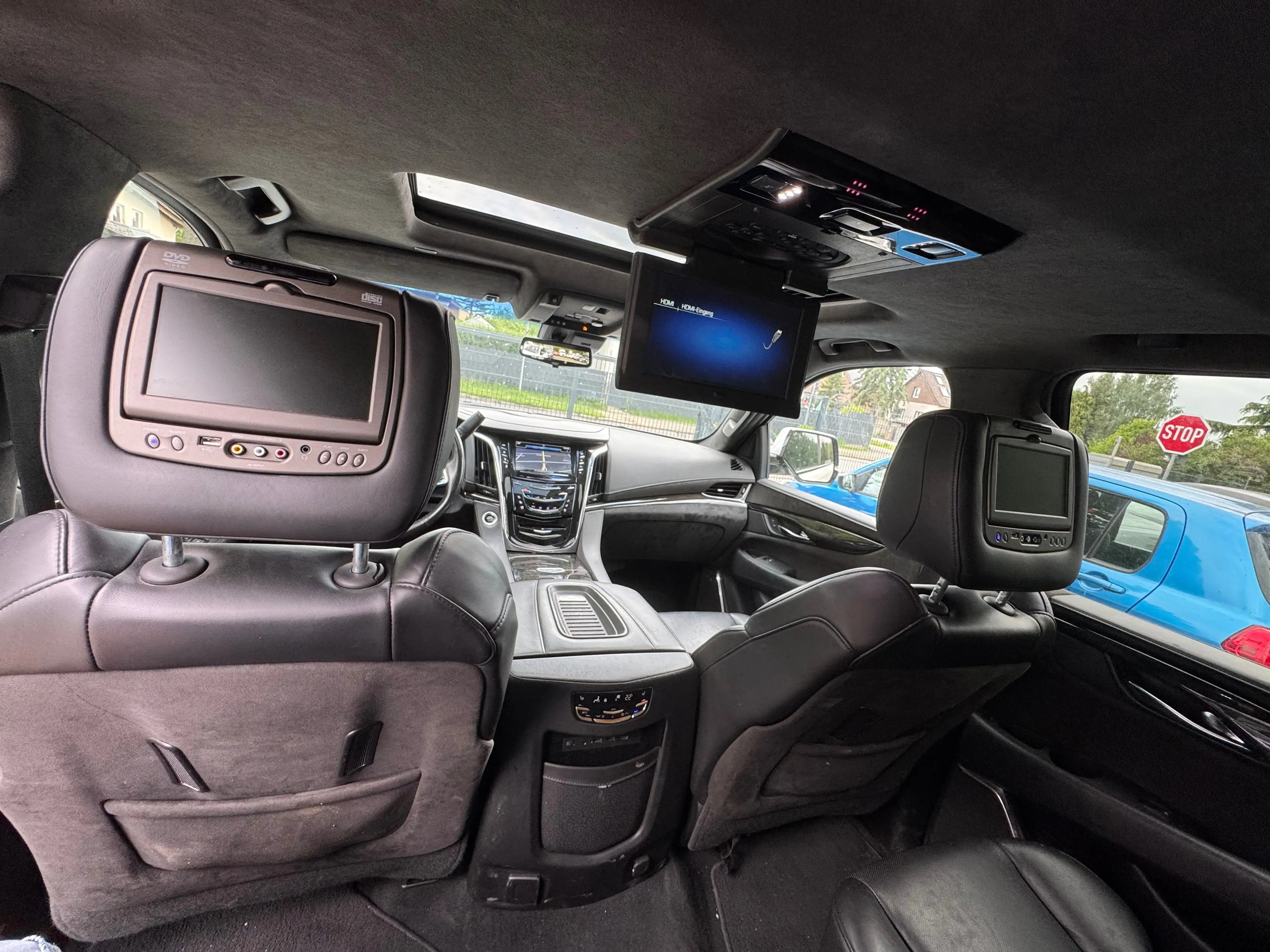 Cadillac Escalade Platinum ESV — photo 12