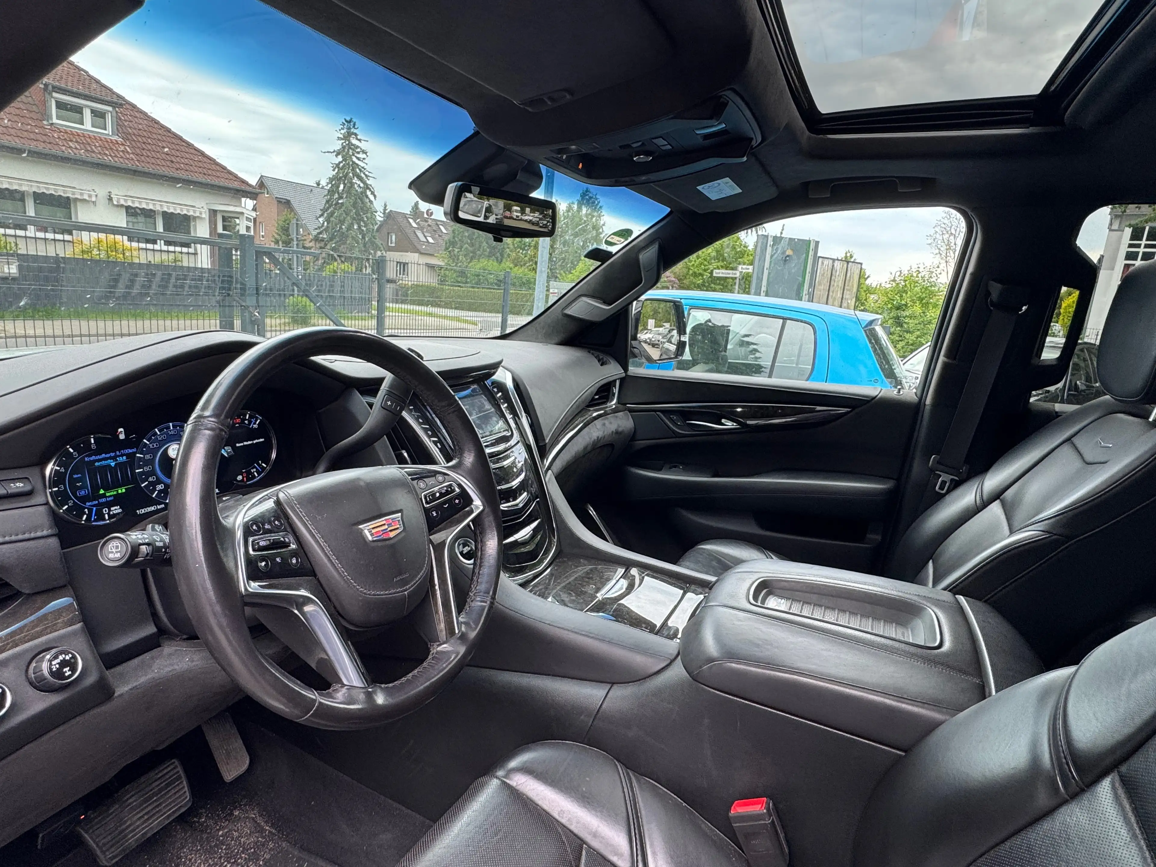 Cadillac Escalade Platinum ESV — photo 9