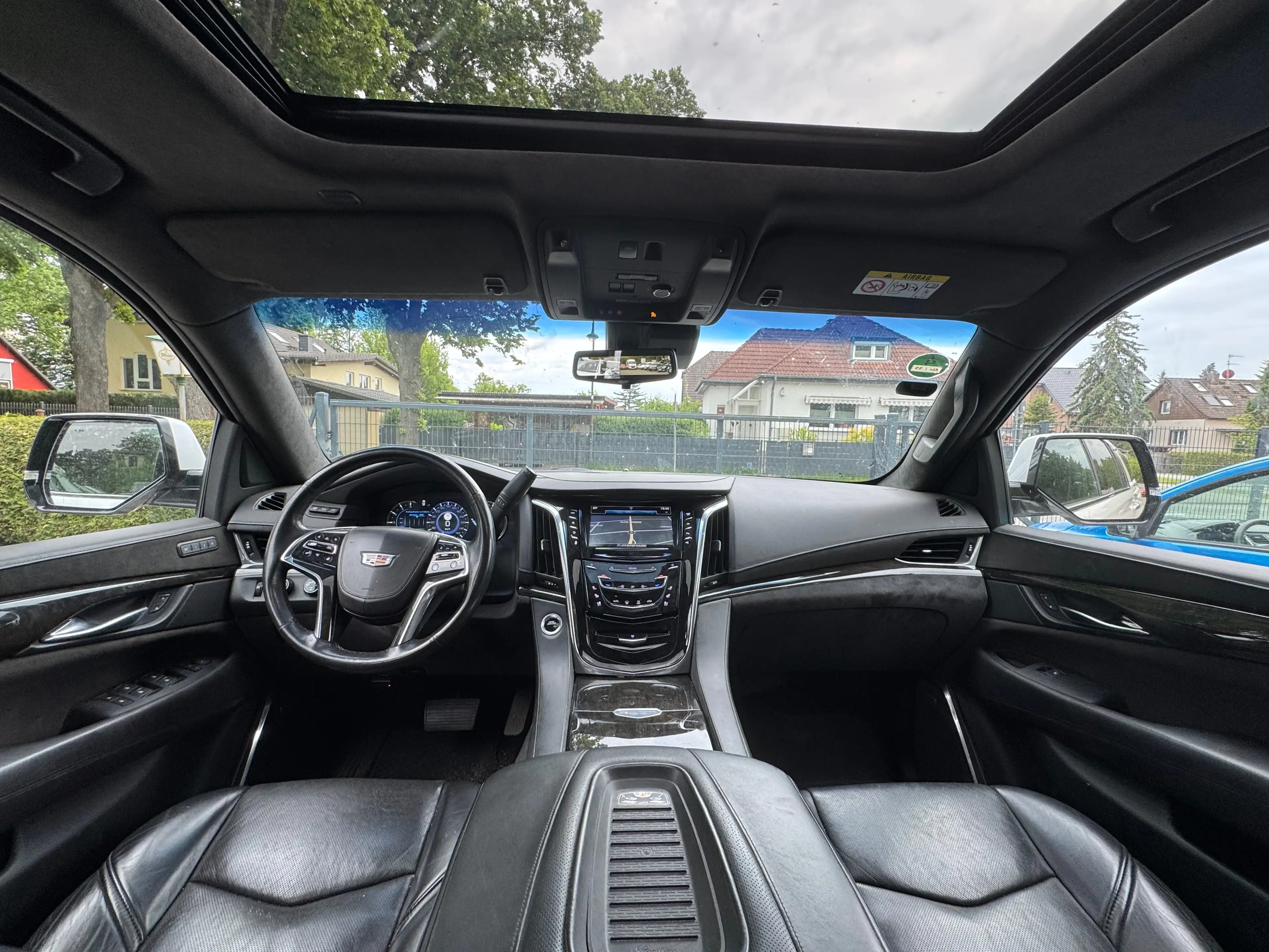 Cadillac Escalade Platinum ESV — photo 13