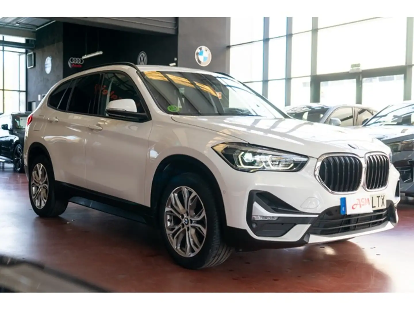 BMW X1 sDrive 18dA Blanc - 2