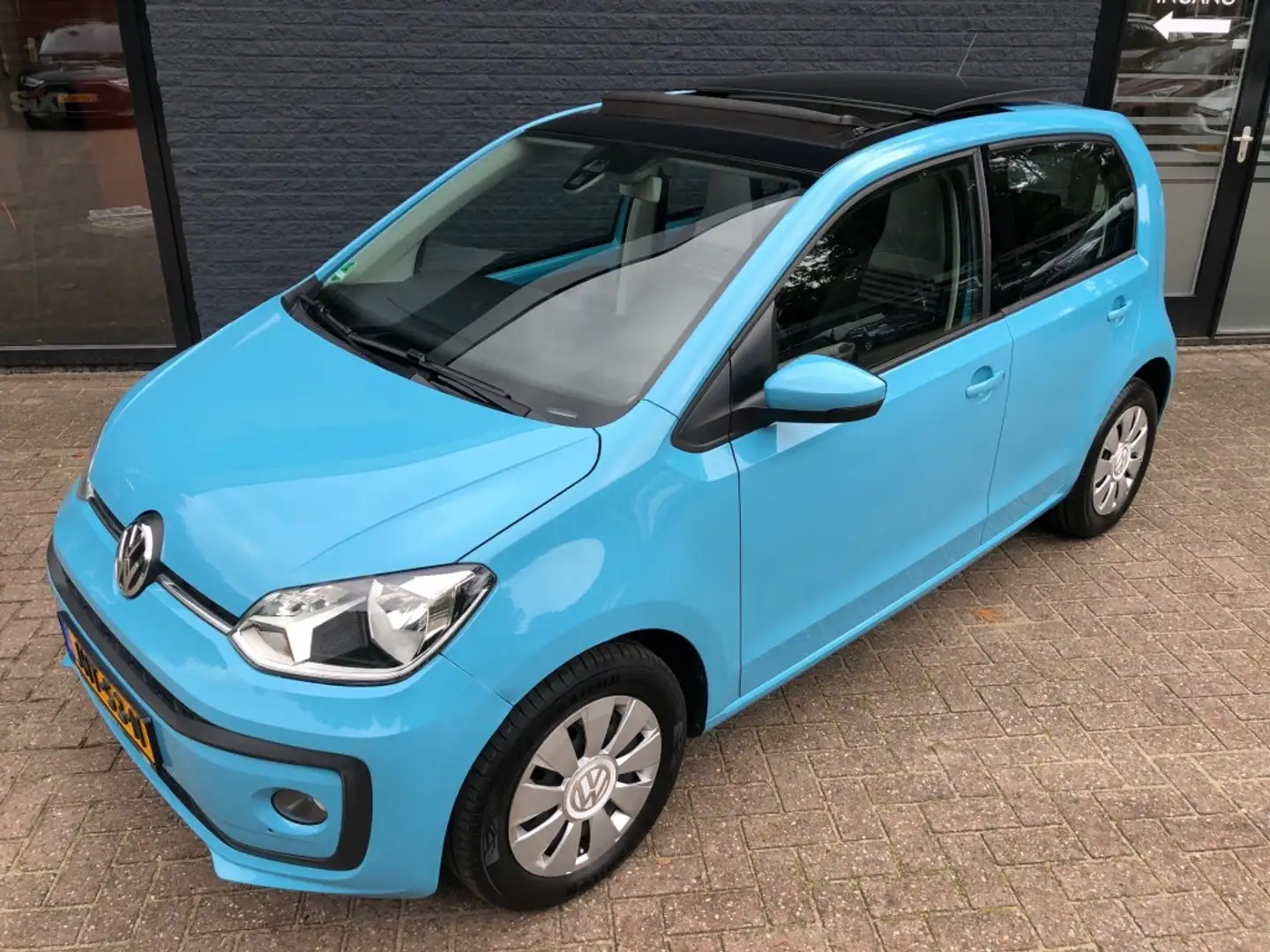 Volkswagen up! 1.0 75PK **panoramadak** Blauw - 2