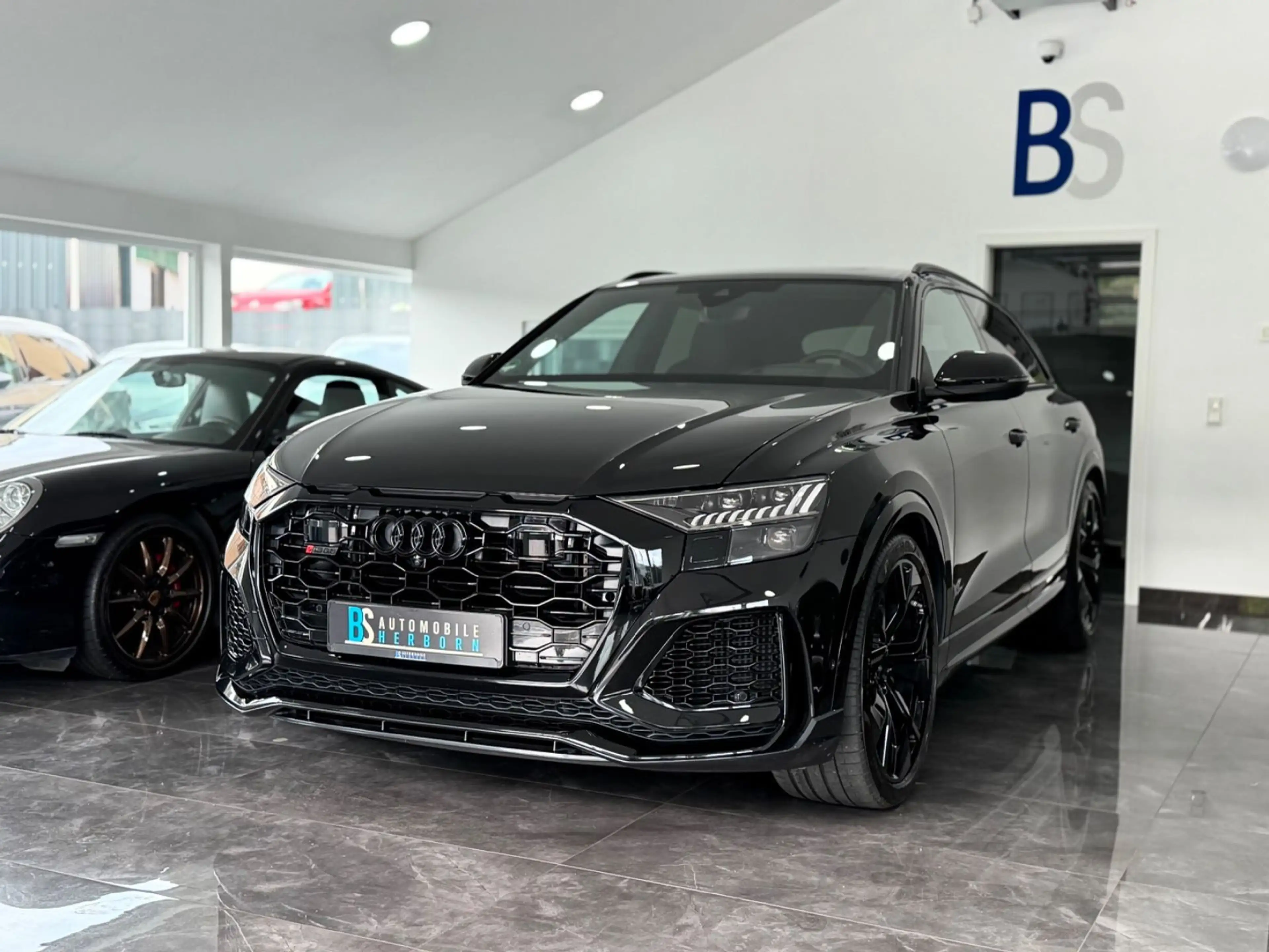 Audi RS Q8 4.0 TFSI quattro/Pano/360°/Dynamic+/305kmh — photo 2