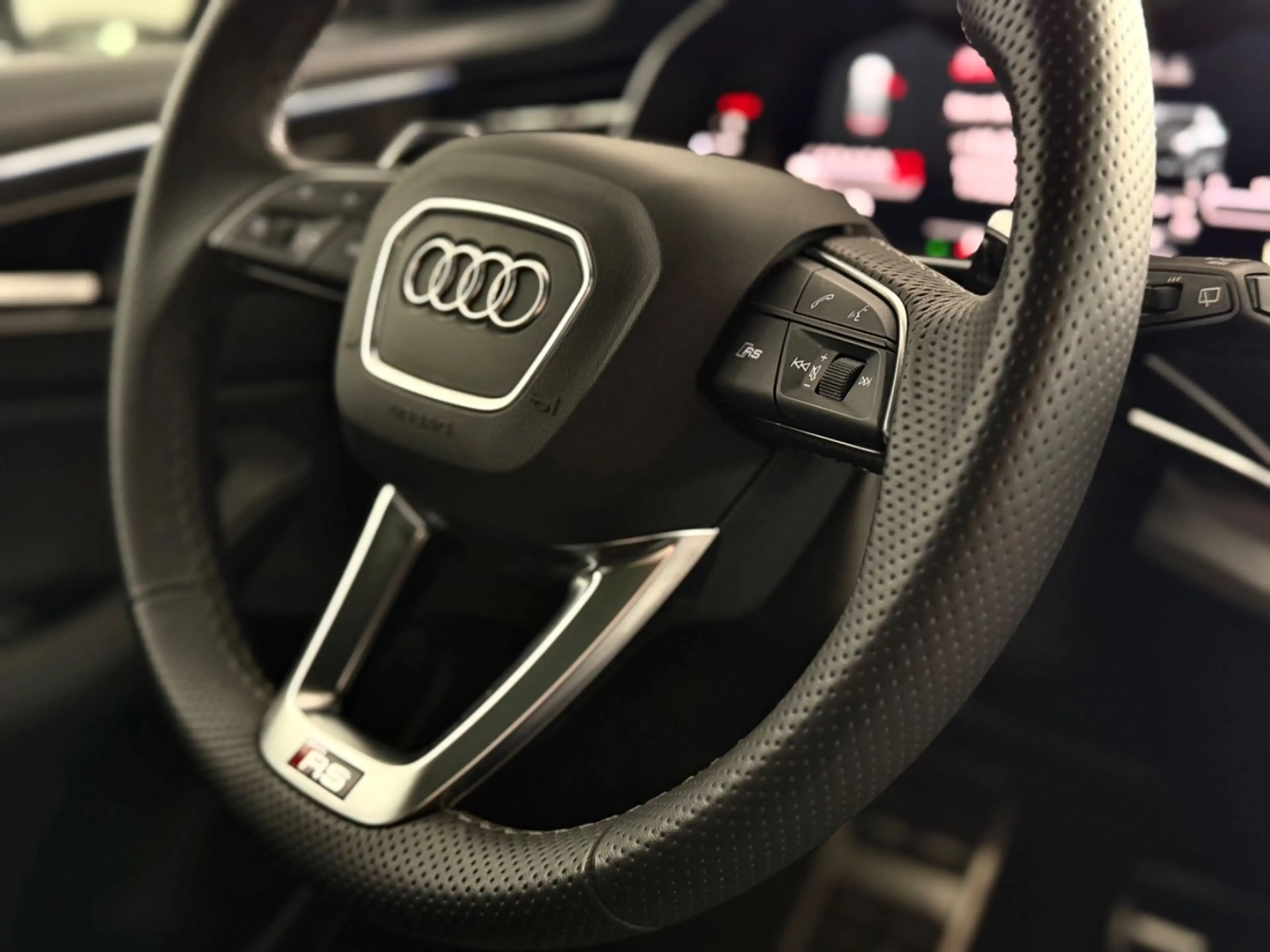 Audi RS Q8 4.0 TFSI quattro/Pano/360°/Dynamic+/305kmh — photo 14