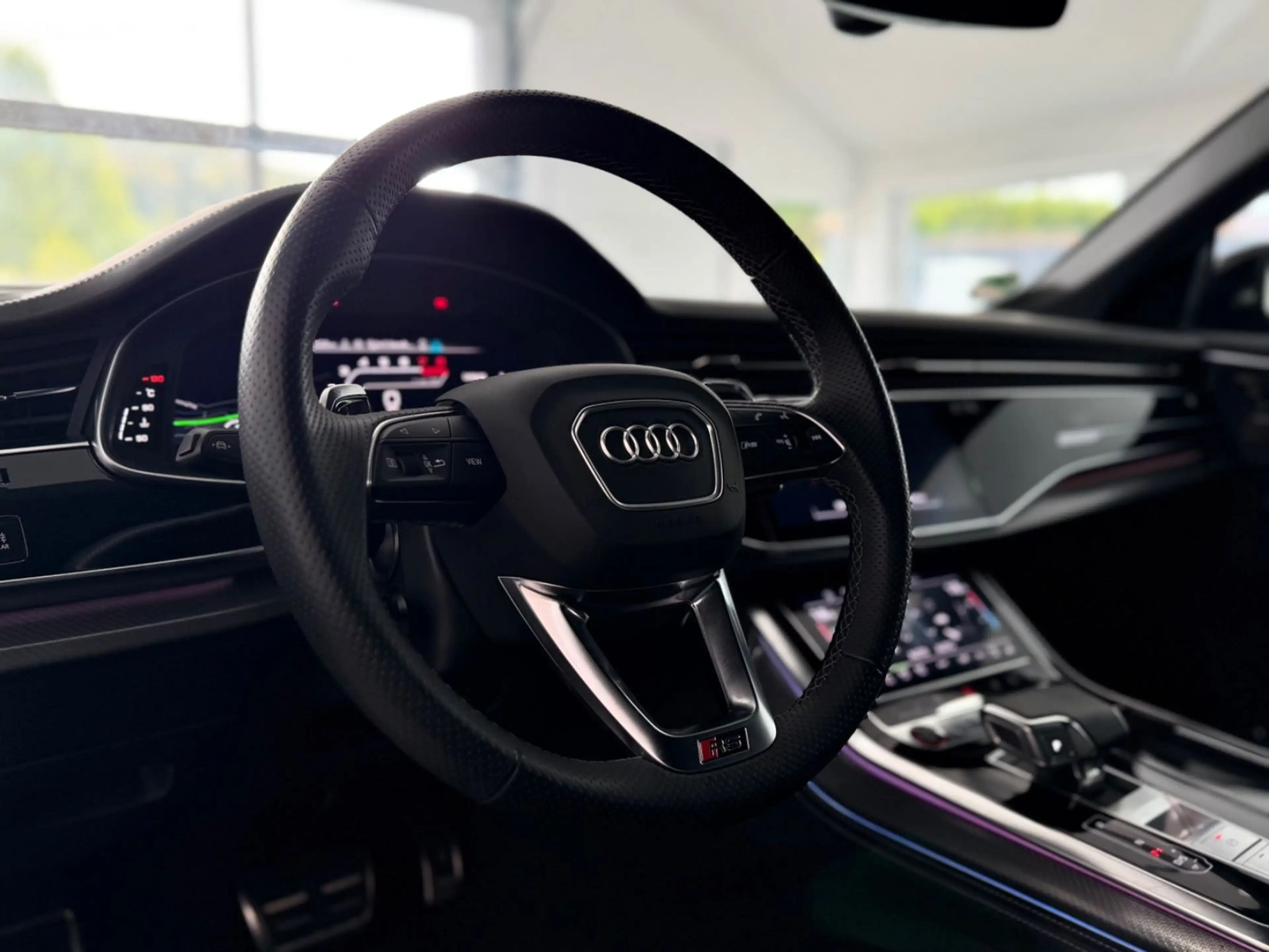 Audi RS Q8 4.0 TFSI quattro/Pano/360°/Dynamic+/305kmh — photo 13