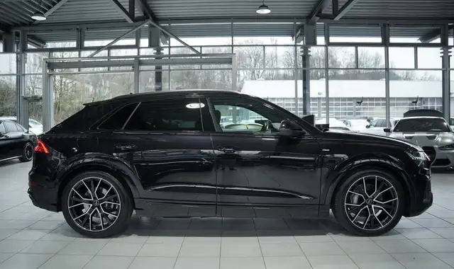 Audi Q8 view 6