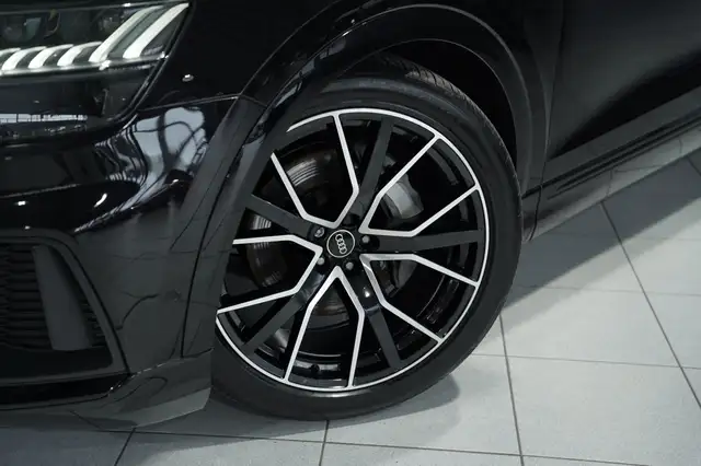 Audi Q8 view 2