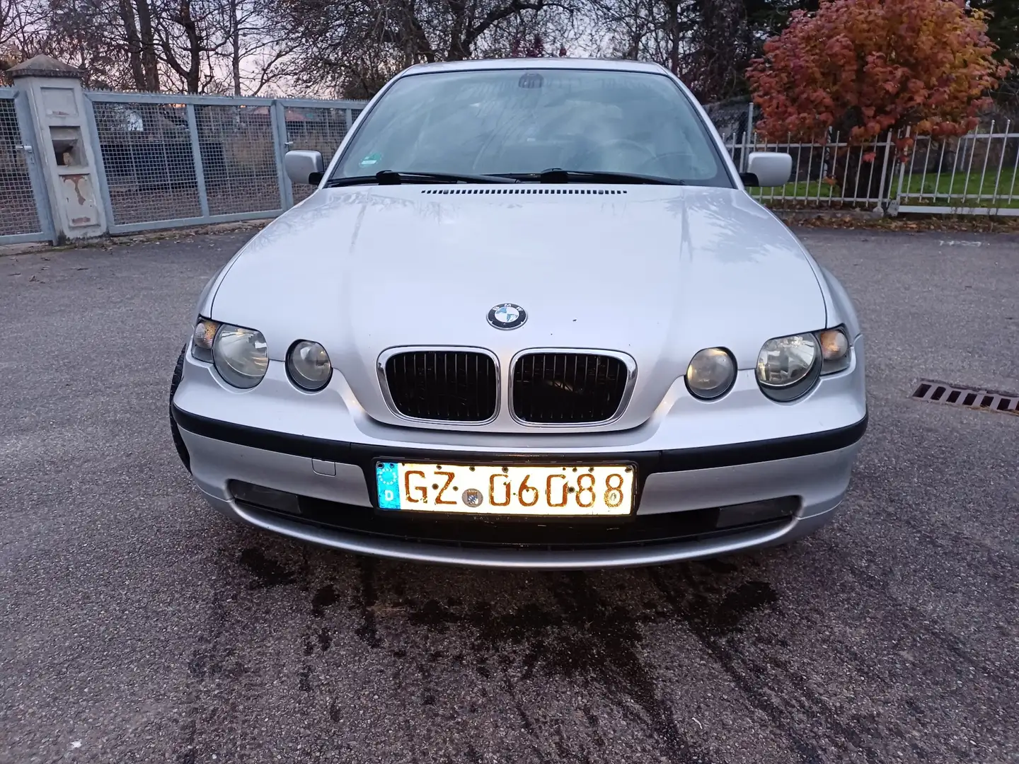 BMW 320 320td compact  kein tüv Silber - 2