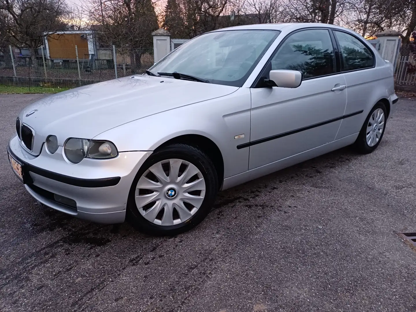 BMW 320 320td compact  kein tüv Silber - 1