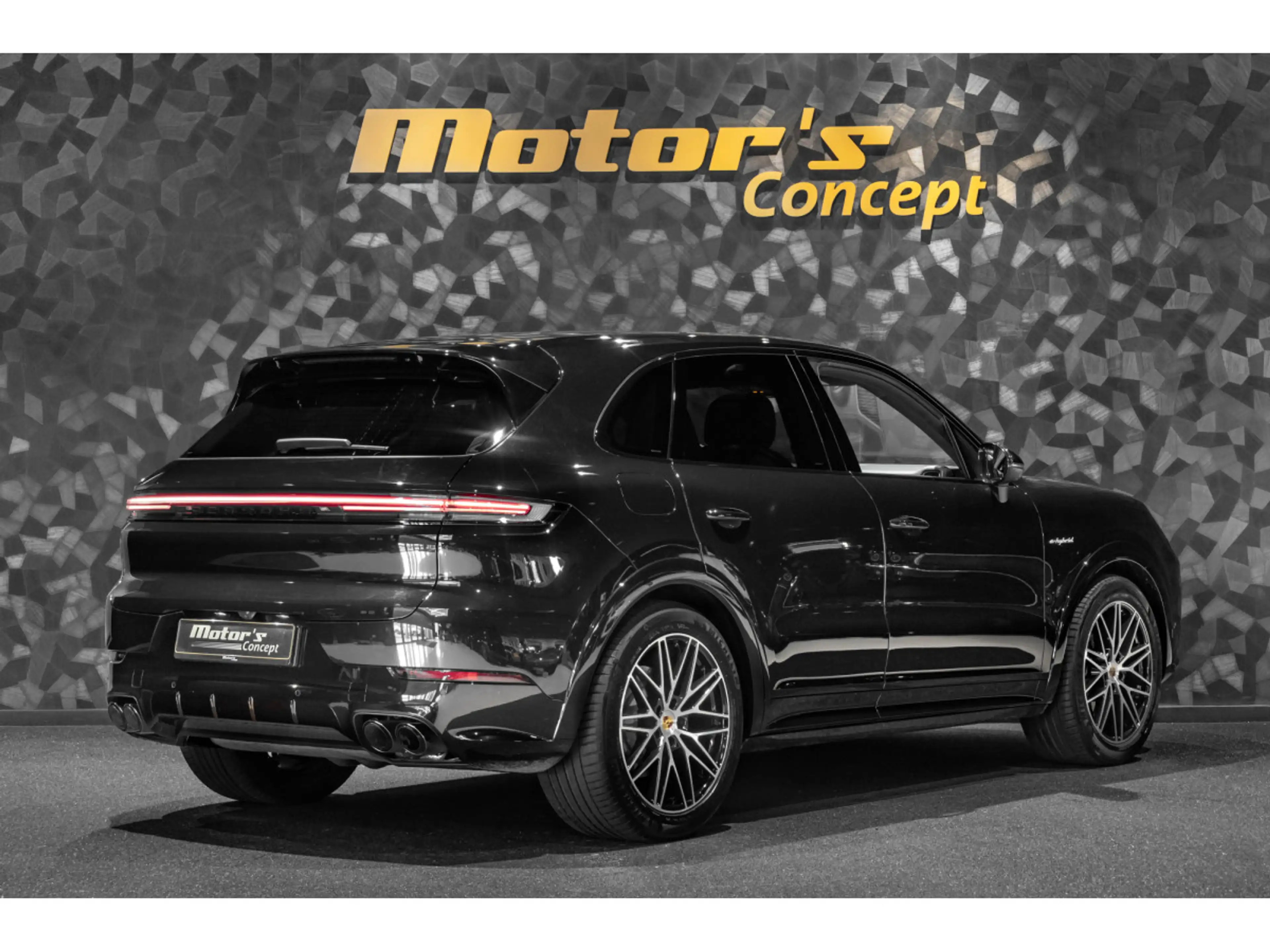 Porsche Cayenne E-Hybride — photo 2