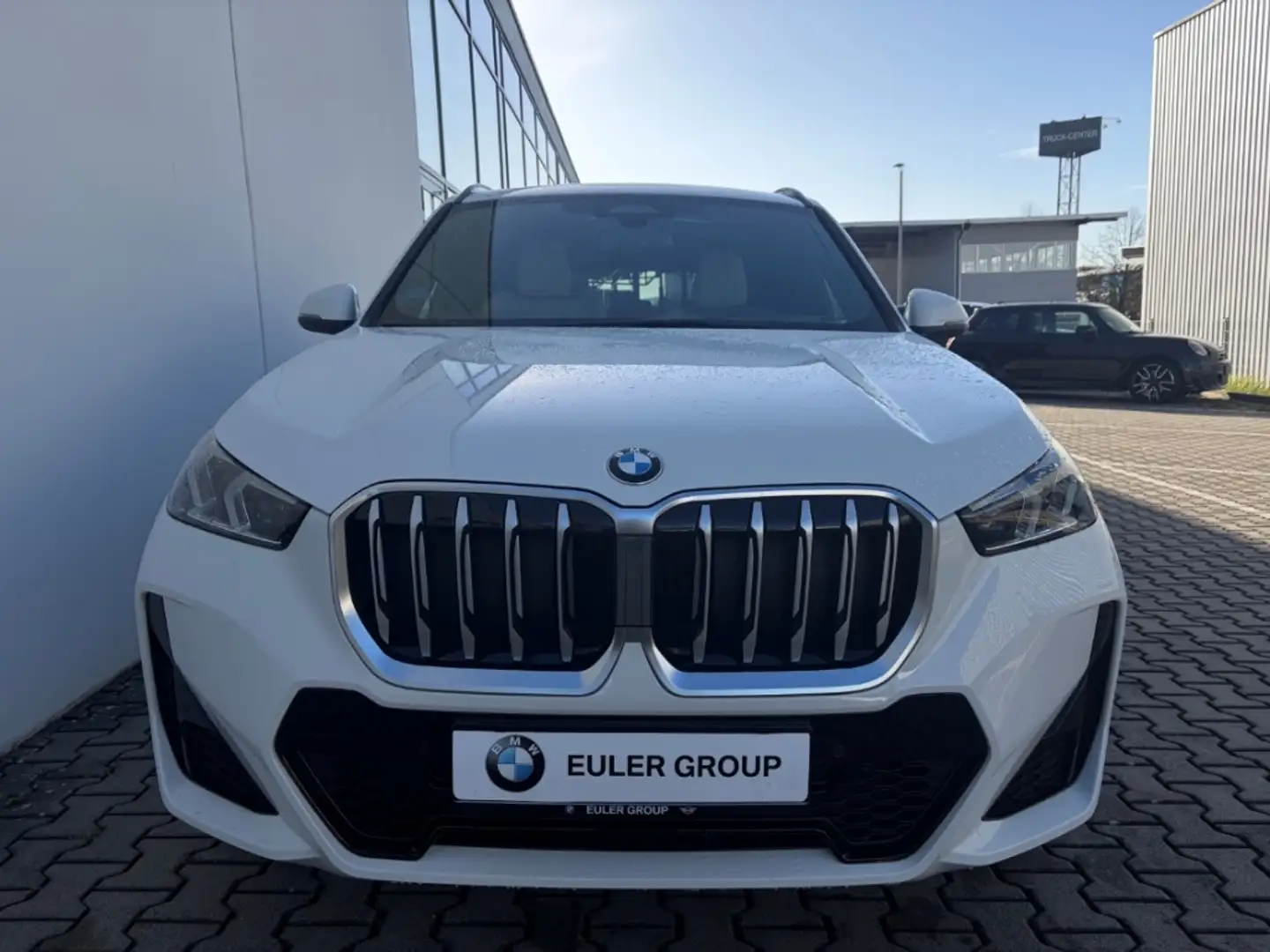 BMW X1 sDrive18i M Sport 18'' ad.M-FW Pano H/K adLED SHZ Weiß - 2