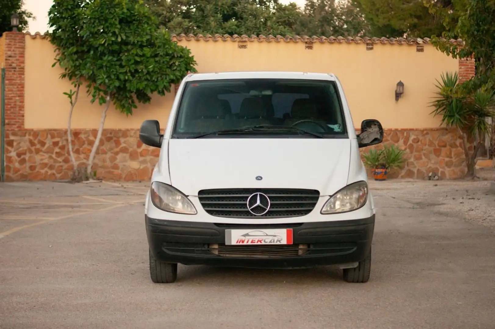 Mercedes-Benz Vito 111 CDI Combi Larga Blanco - 2