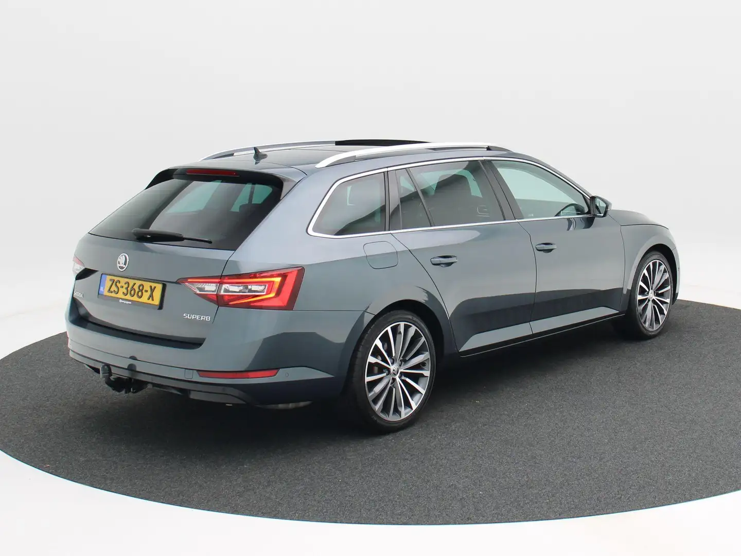 Skoda Superb Combi 1.5 TSi 150 Pk Automaat ACT Style Business | Grijs - 2