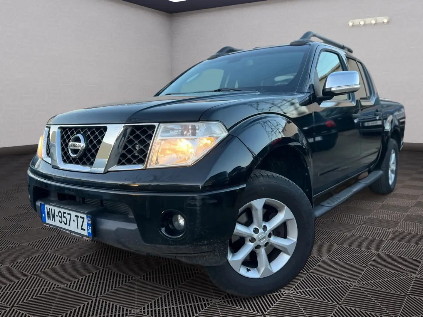 Nissan Navara DOUBLE CAB Noir - 1