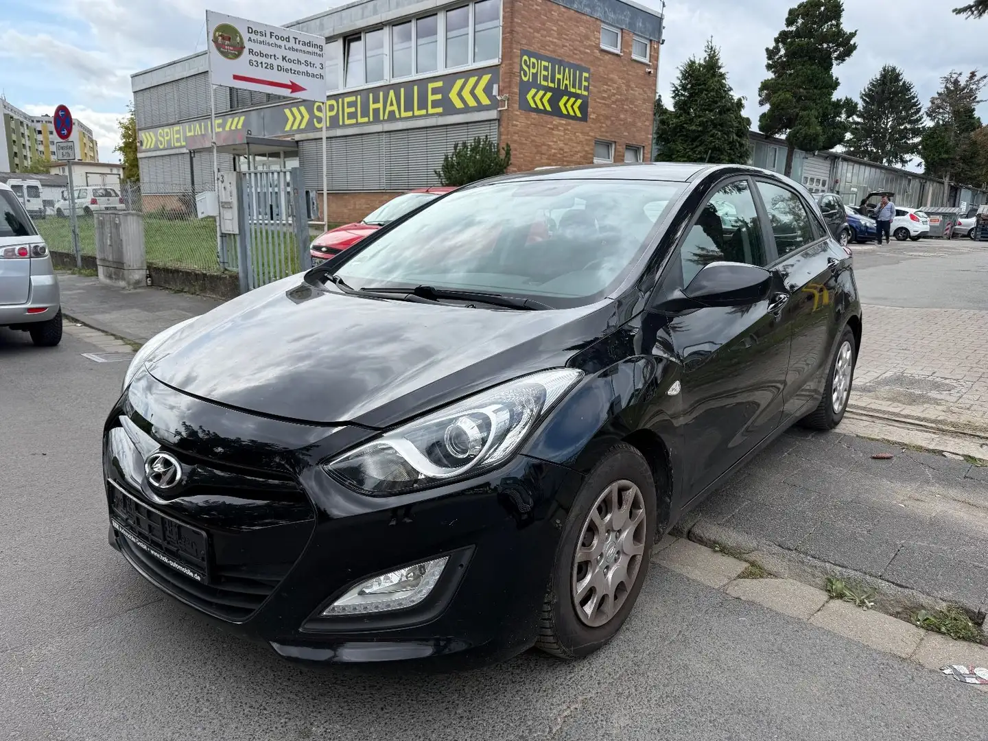 Hyundai i30 1.6 GDI Style Automatik Noir - 1