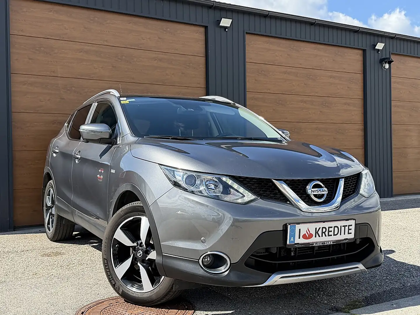 Nissan Qashqai 1. Besitz N-Connecta Aut. Grau - 2