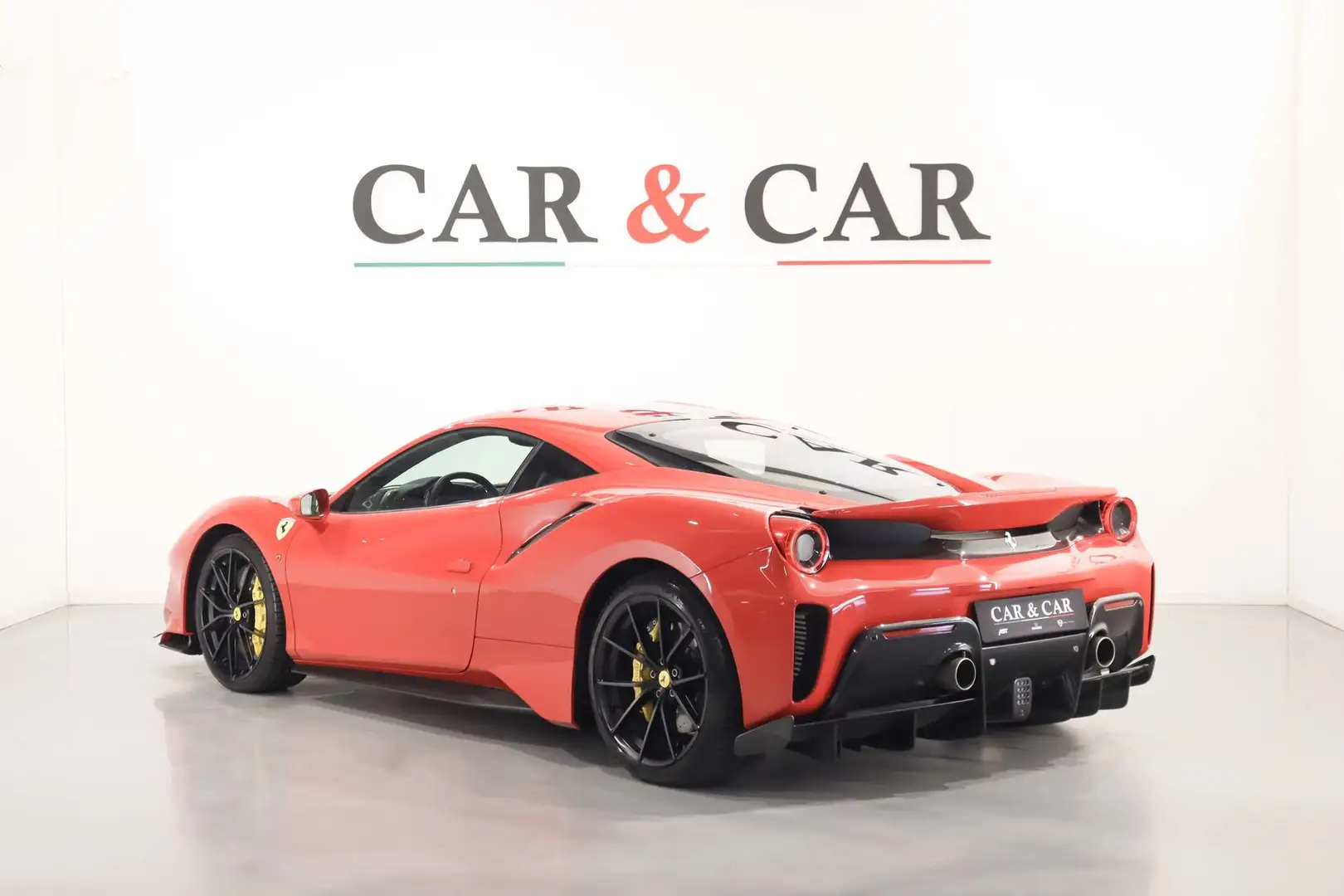 Ferrari 488 Pista coupè Rosso - 2