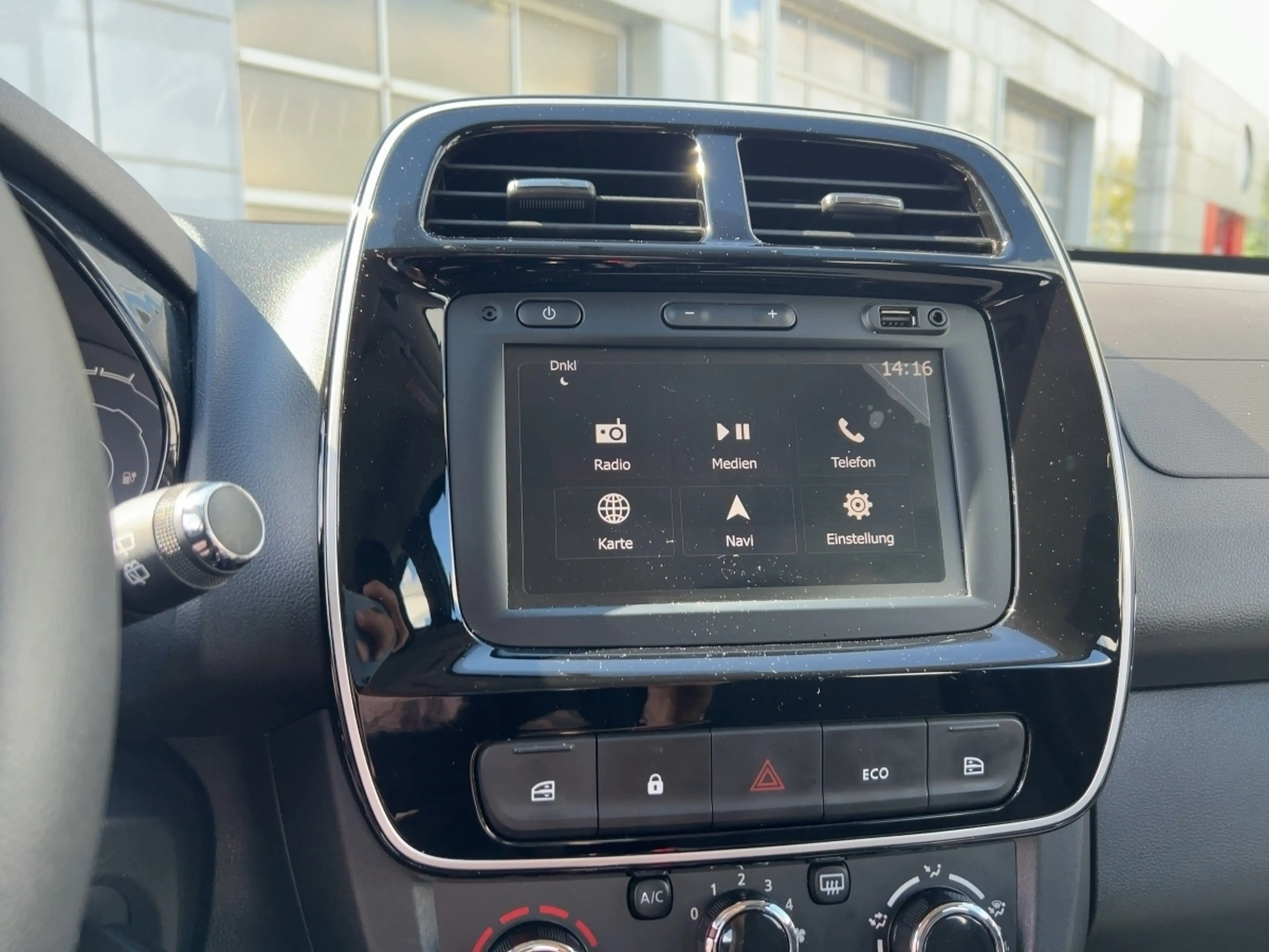 Dacia Spring Expression 45 Look-Paket — photo 12