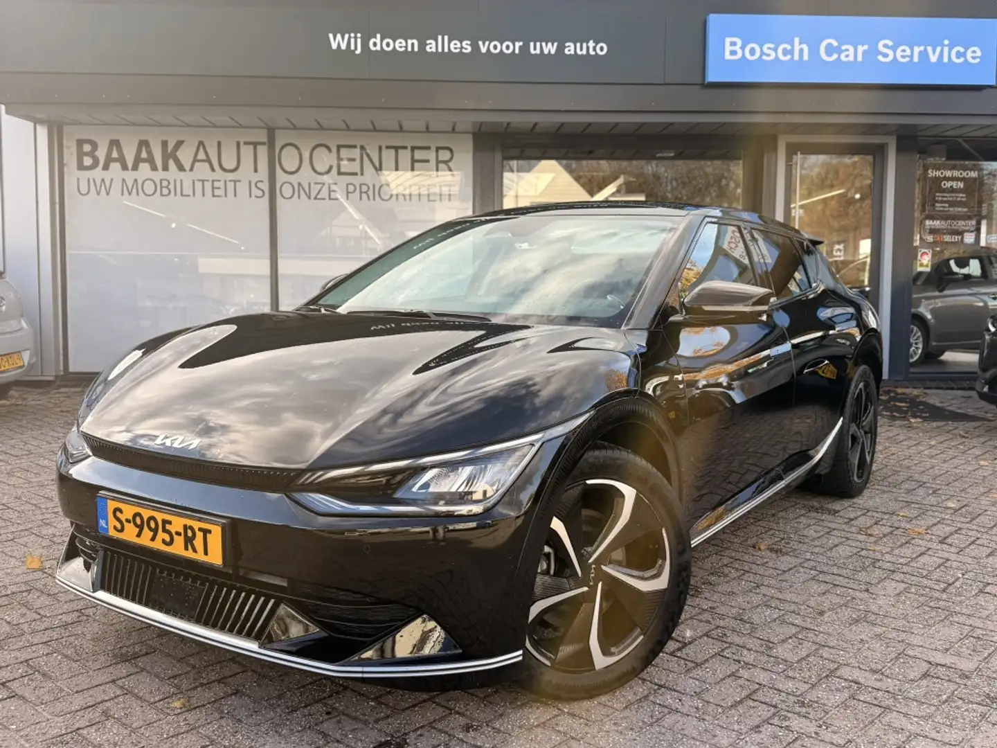 Kia EV6 Plus Advanced RWD 77.4 kWh | Panoramadak | Meridia Zwart - 1