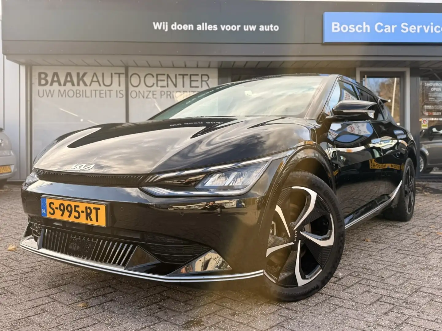 Kia EV6 Plus Advanced RWD 77.4 kWh | Panoramadak | Meridia Zwart - 2