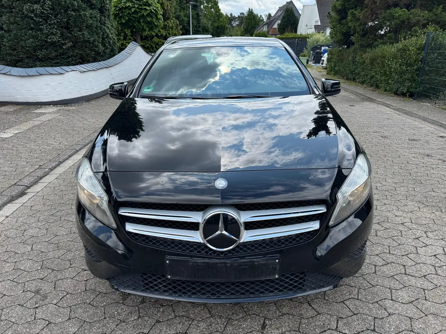 Mercedes-Benz A 180 A 180 URBAN BlueEfficiency PANORAMADACH NAVI LEDER Schwarz - 2