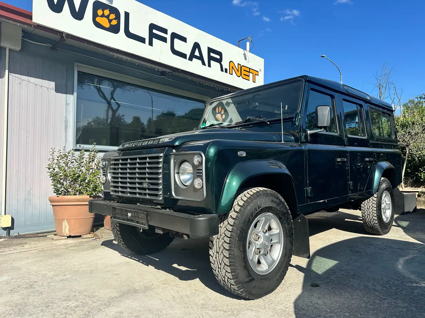 Land Rover Defender TD4 2.2 Verde - 1