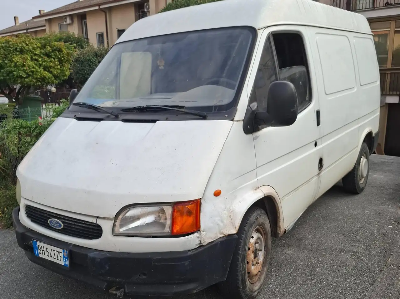 Ford Transit 100s van, foto 2