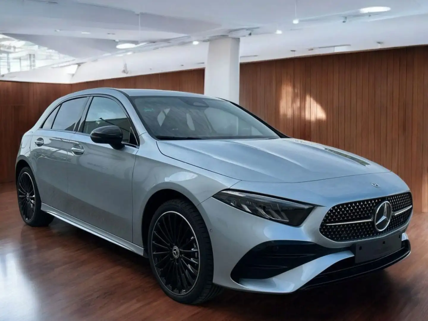 Mercedes-Benz A 250 250e Progressive Line Advanced 8G-DCT Silber - 1