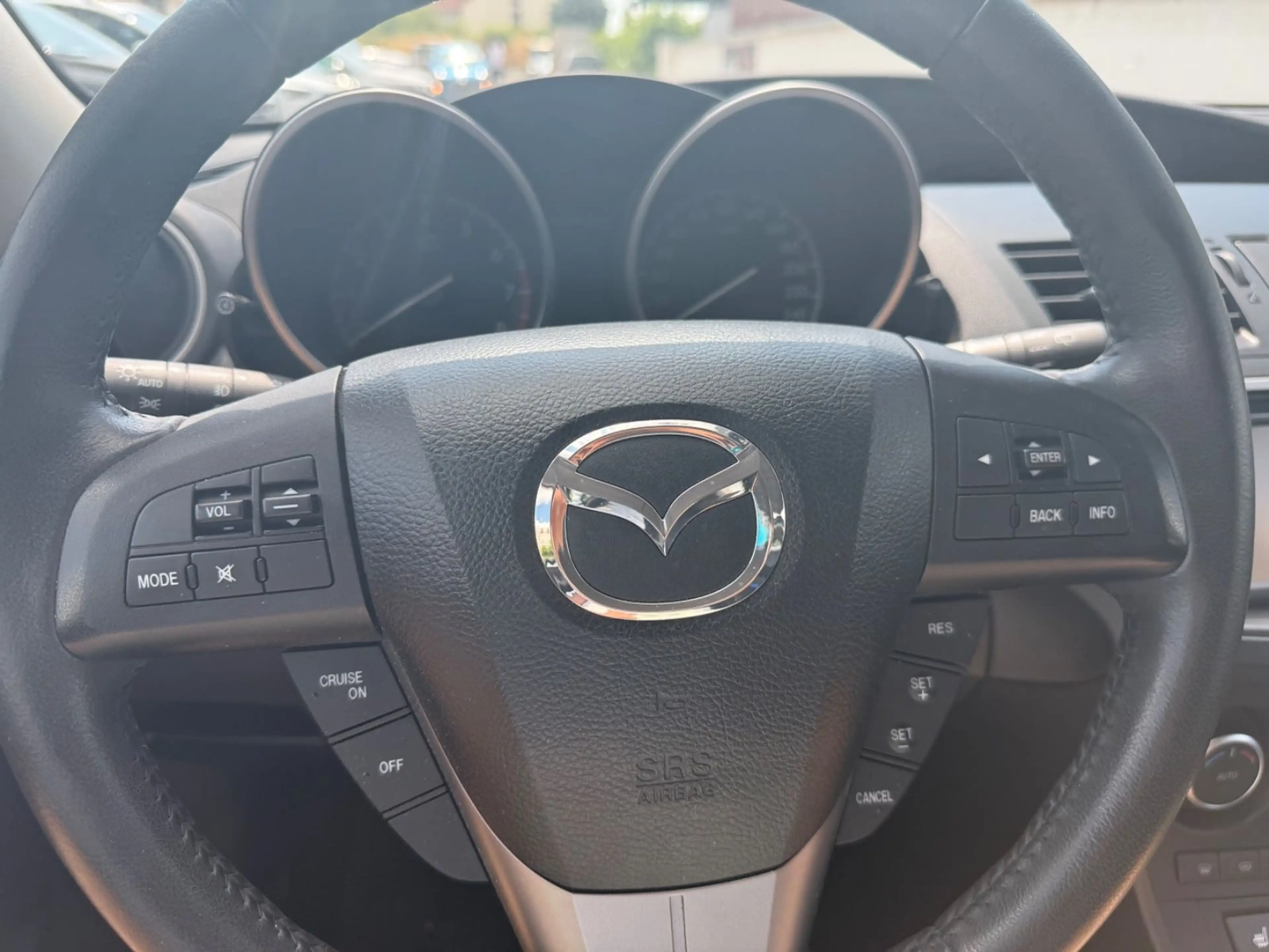 Mazda 3 Lim. Edition+NAVI+SITZHEIZUNG+BC+MFL+TEMPOMAT — photo 10