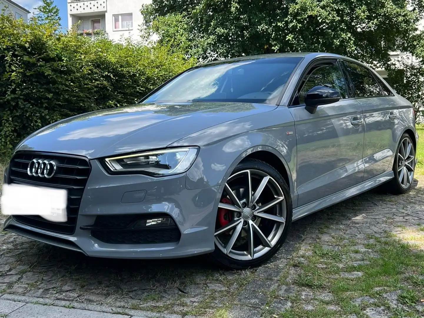 Audi A3 A3 1.4 TFSI cylinder on demand ultra Limousine Amb Grau - 1
