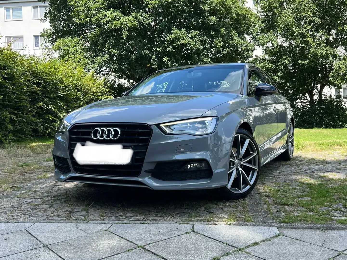 Audi A3 A3 1.4 TFSI cylinder on demand ultra Limousine Amb Grau - 2