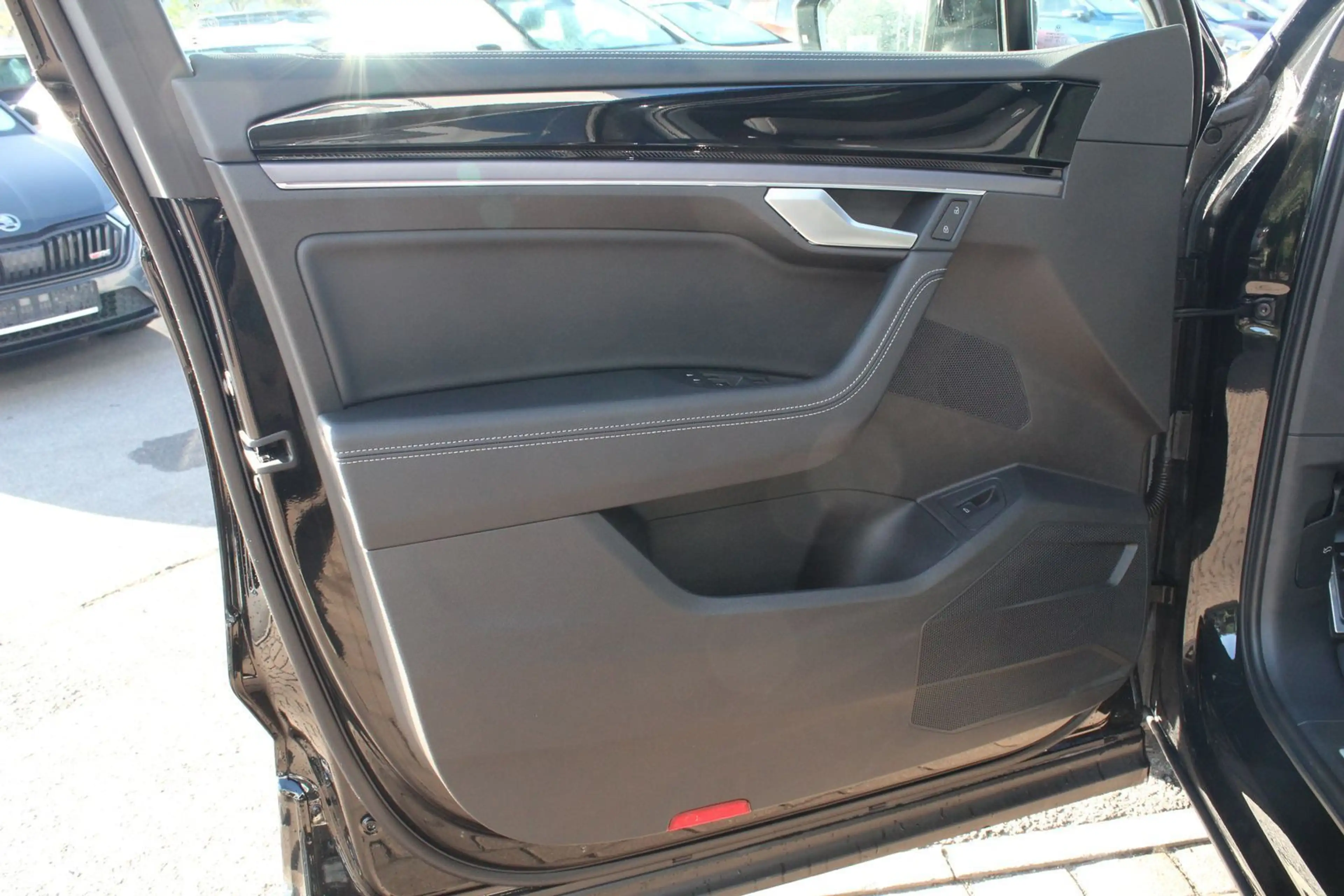 Volkswagen Touareg R-Line Final Edition Pano+SHZ+CarPlay... — photo 14