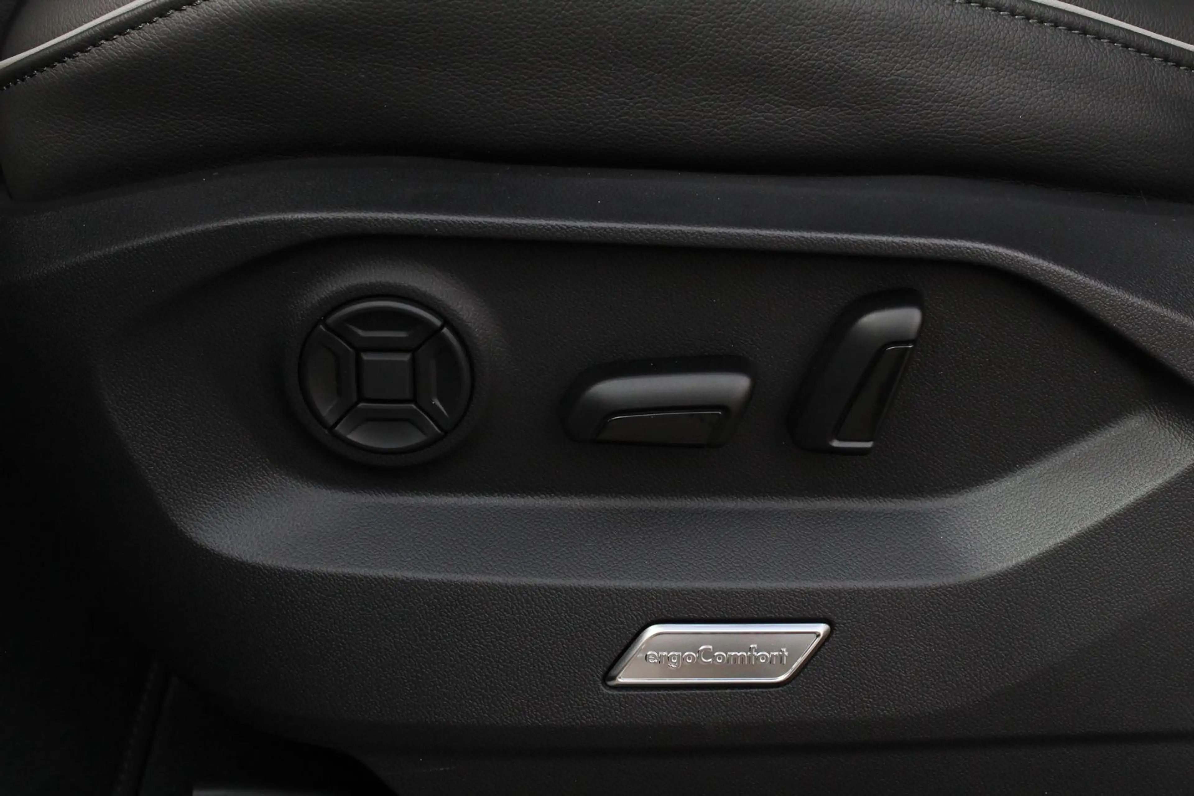 Volkswagen Touareg R-Line Final Edition Pano+SHZ+CarPlay... — photo 9