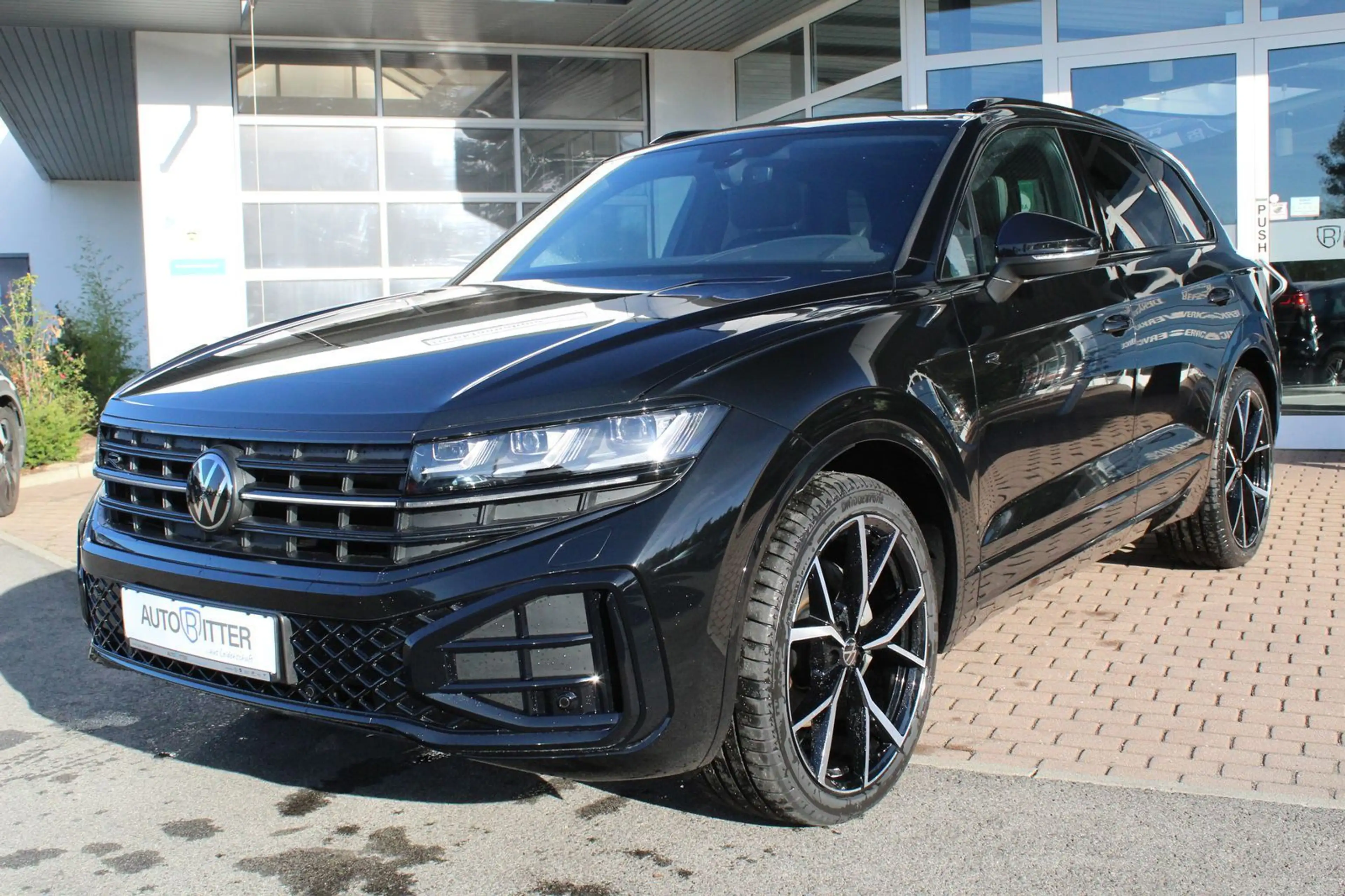 Volkswagen Touareg R-Line Final Edition Pano+SHZ+CarPlay... — photo 3