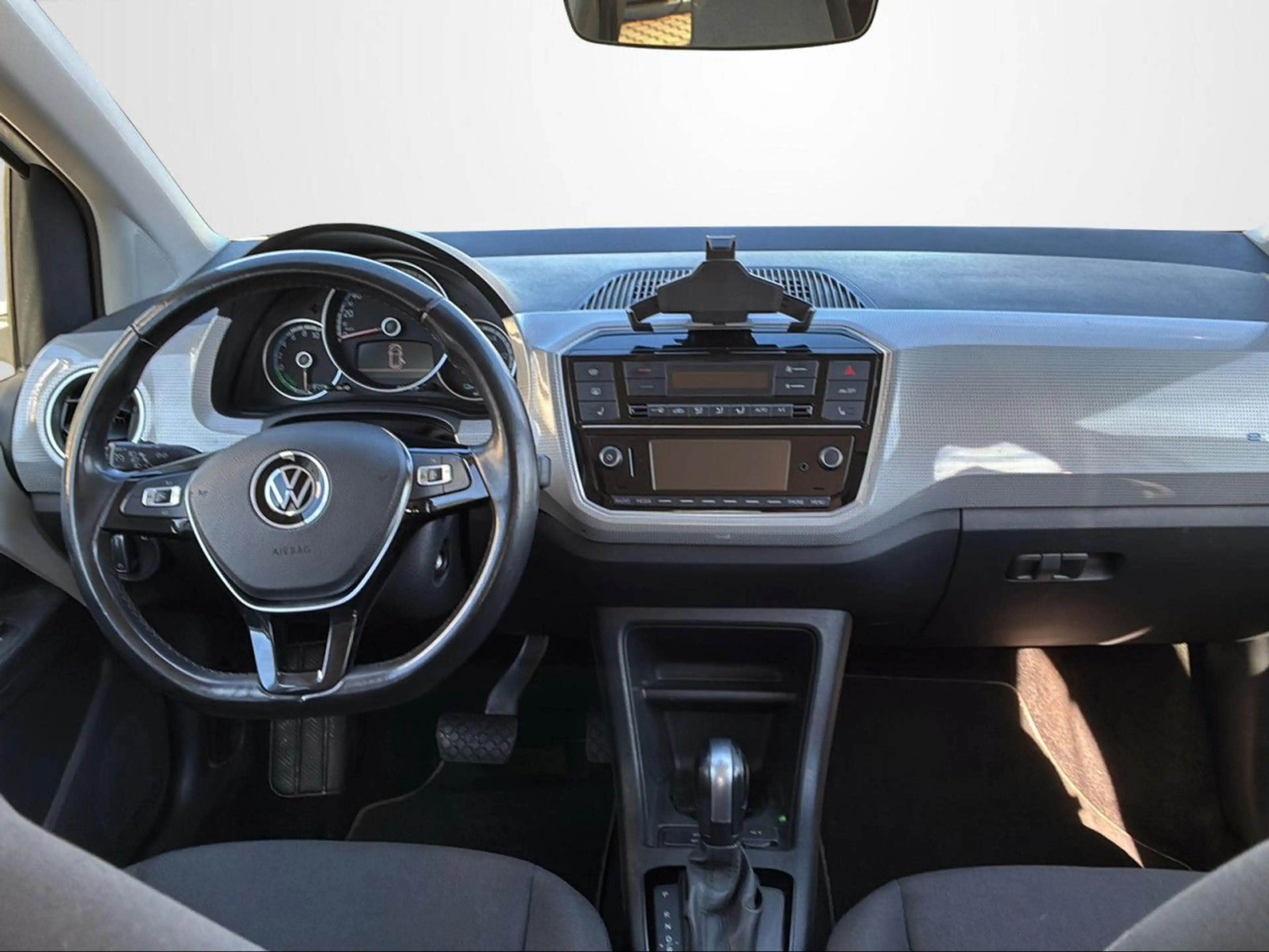 Volkswagen e-up! STYLE SHZ+CAM+BT Bluetooth Klima el. Fenster — photo 10