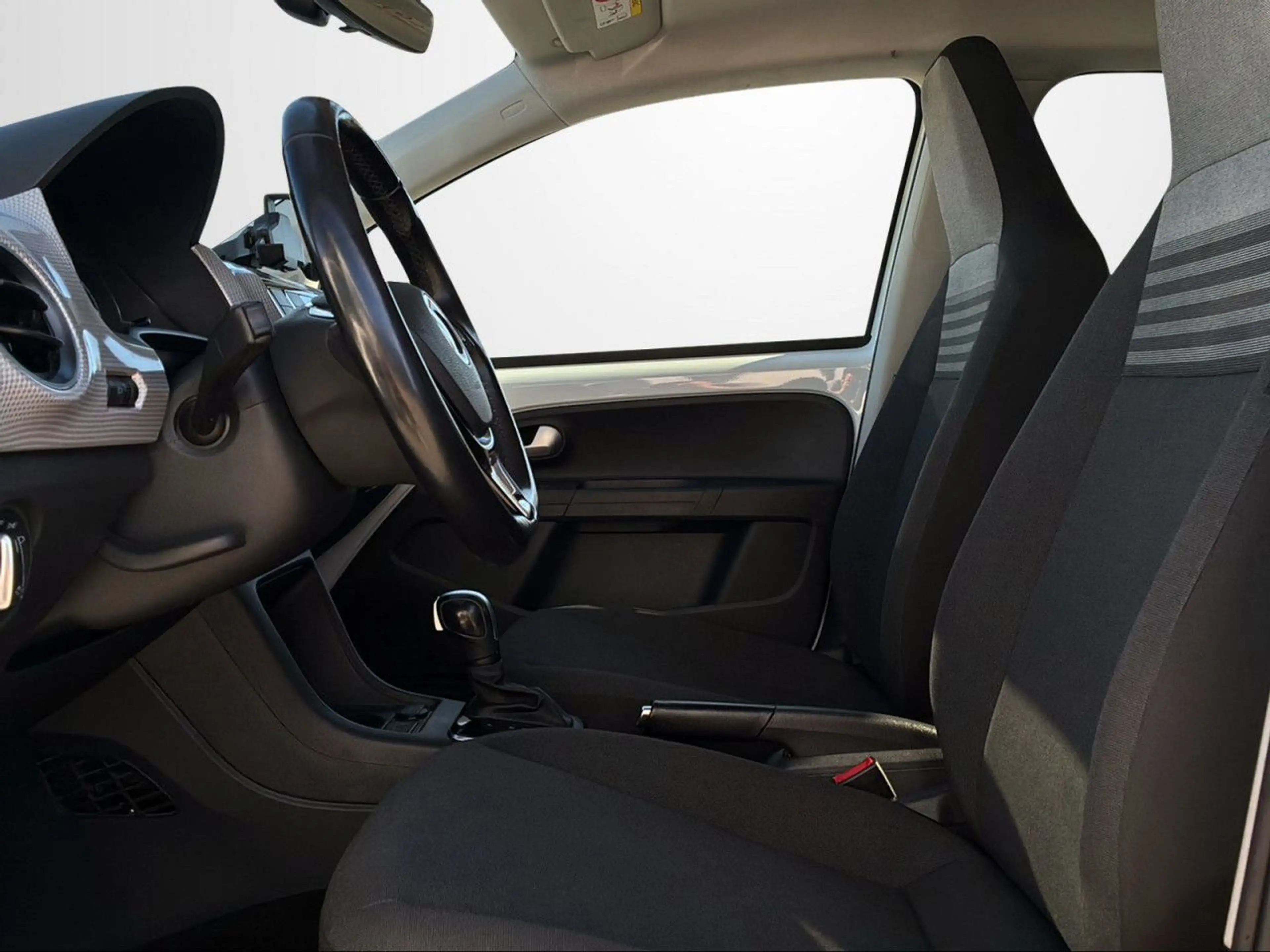 Volkswagen e-up! STYLE SHZ+CAM+BT Bluetooth Klima el. Fenster — photo 8