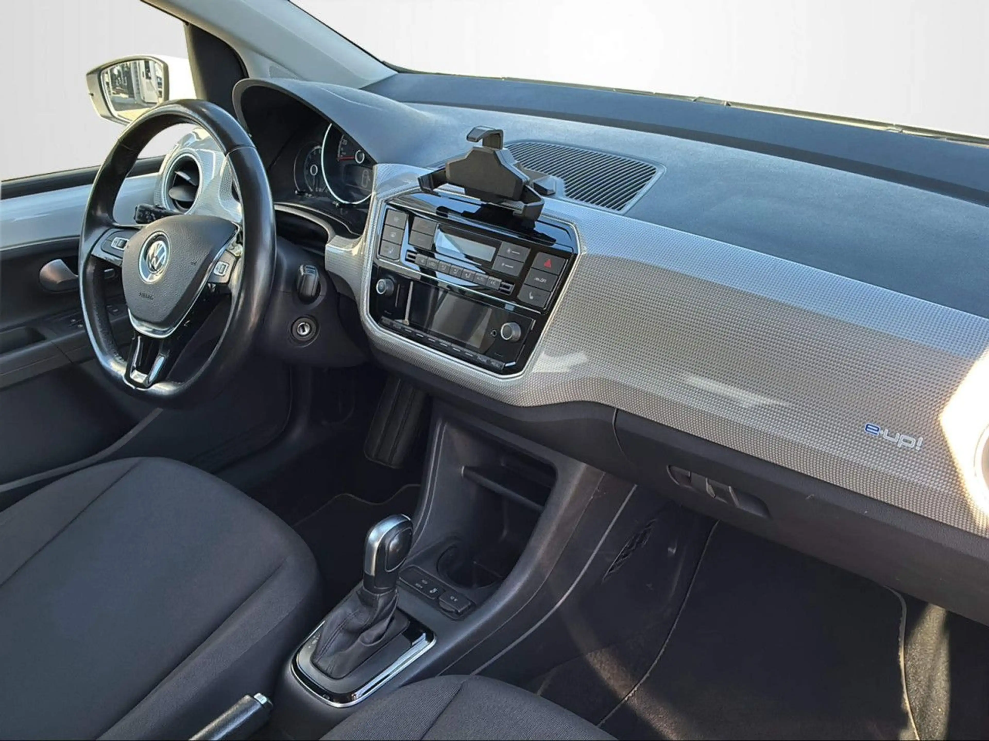 Volkswagen e-up! STYLE SHZ+CAM+BT Bluetooth Klima el. Fenster — photo 11