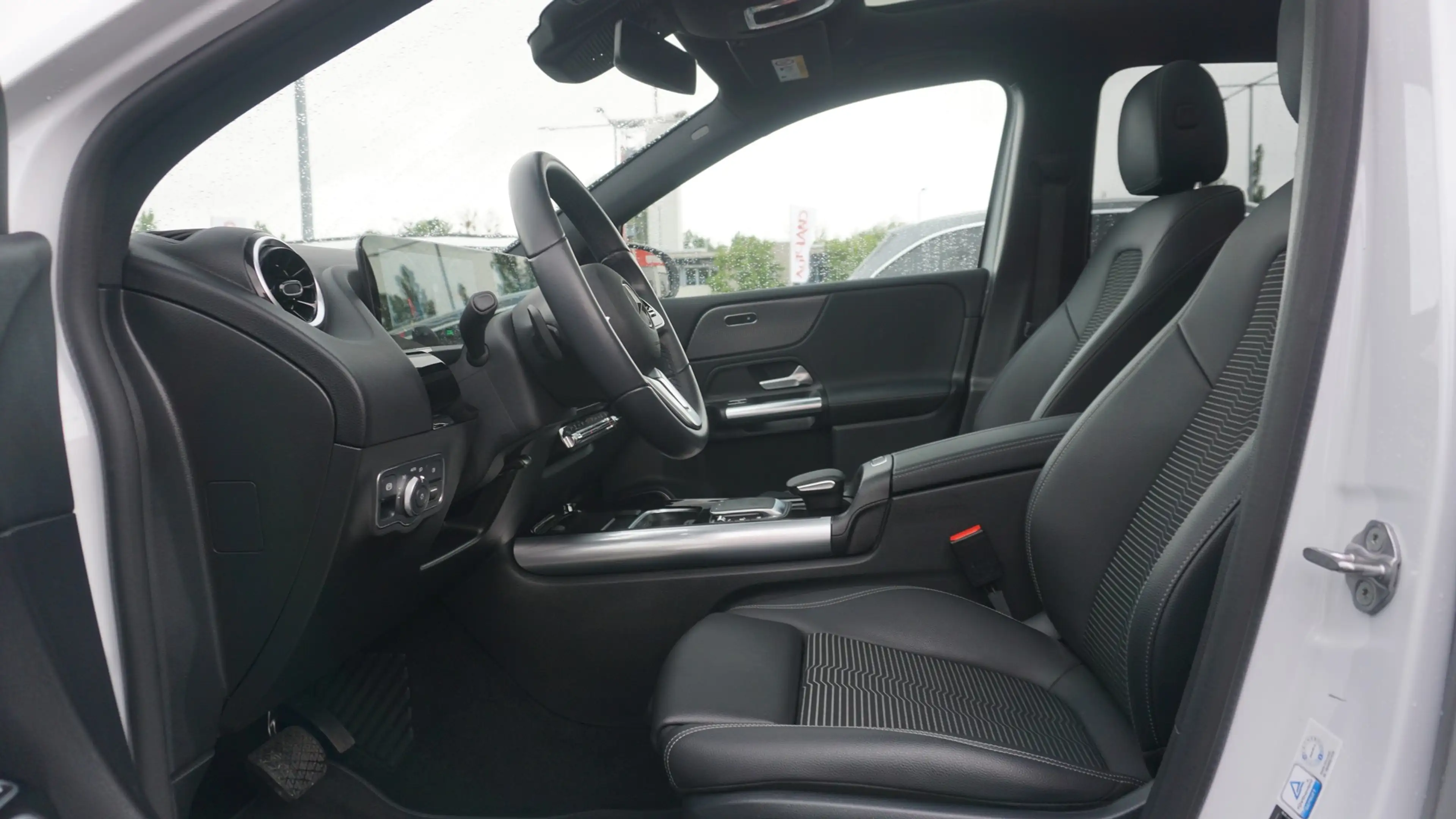 Mercedes-Benz B 250 B250 e Progressive Burmester LED Teilleder Navi — photo 15