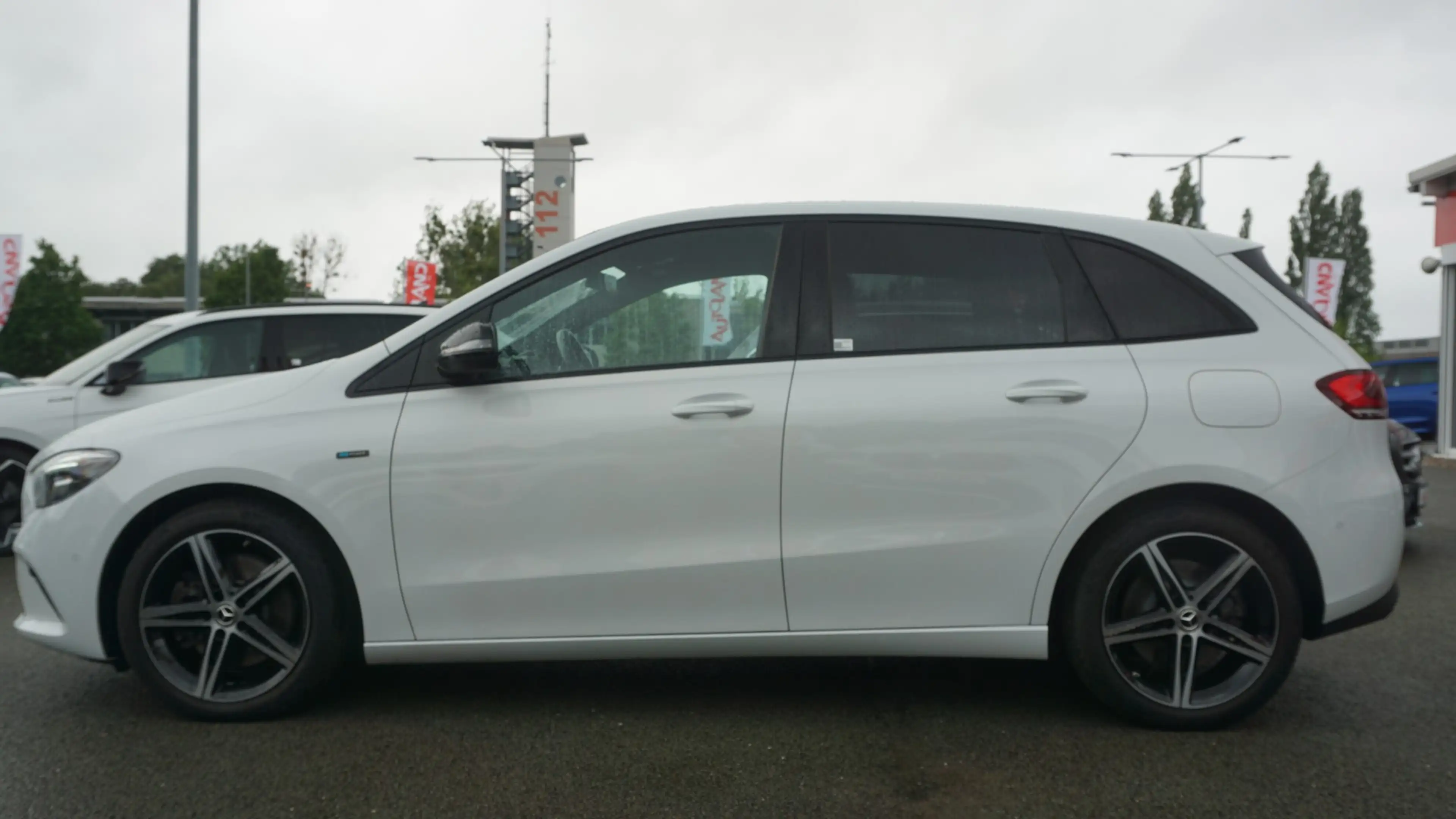 Mercedes-Benz B 250 B250 e Progressive Burmester LED Teilleder Navi — photo 6