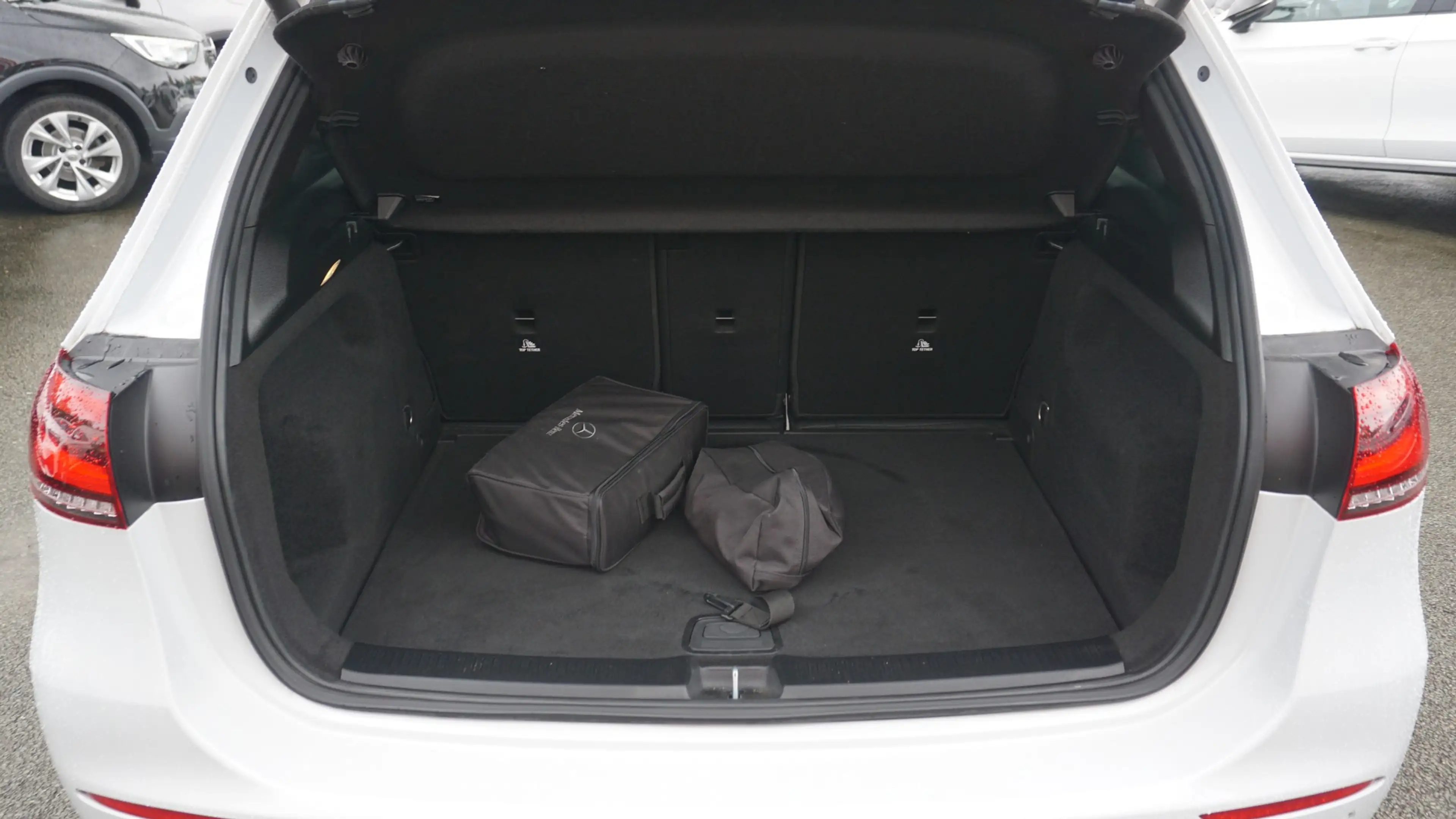 Mercedes-Benz B 250 B250 e Progressive Burmester LED Teilleder Navi — photo 9