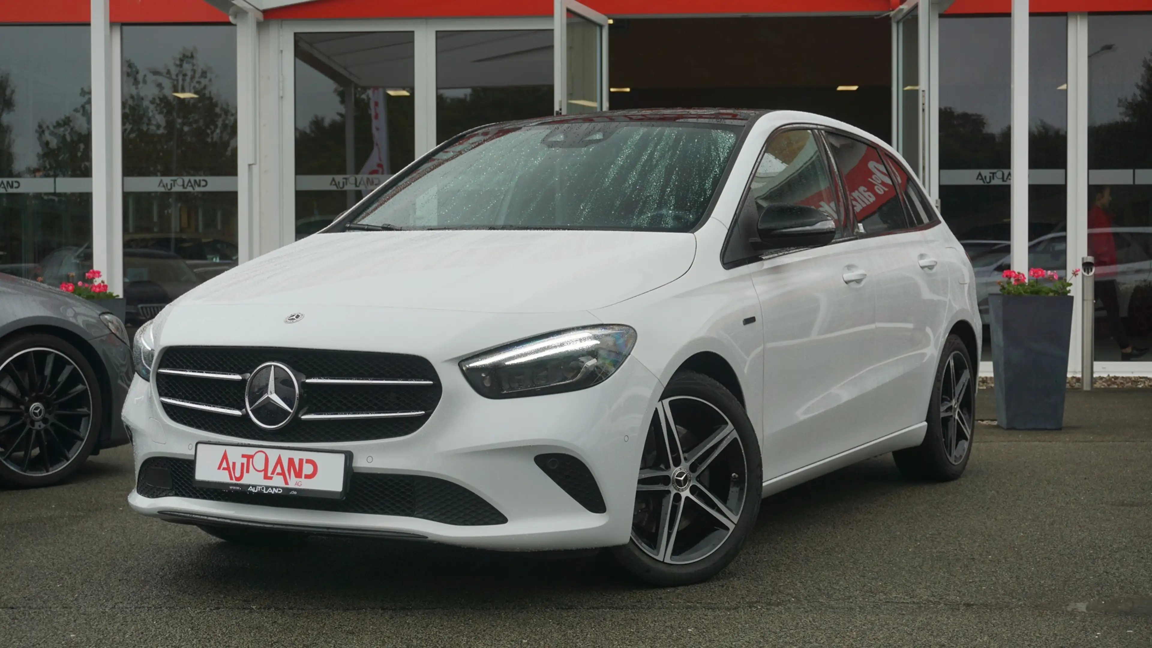Mercedes-Benz B 250 B250 e Progressive Burmester LED Teilleder Navi — photo 2