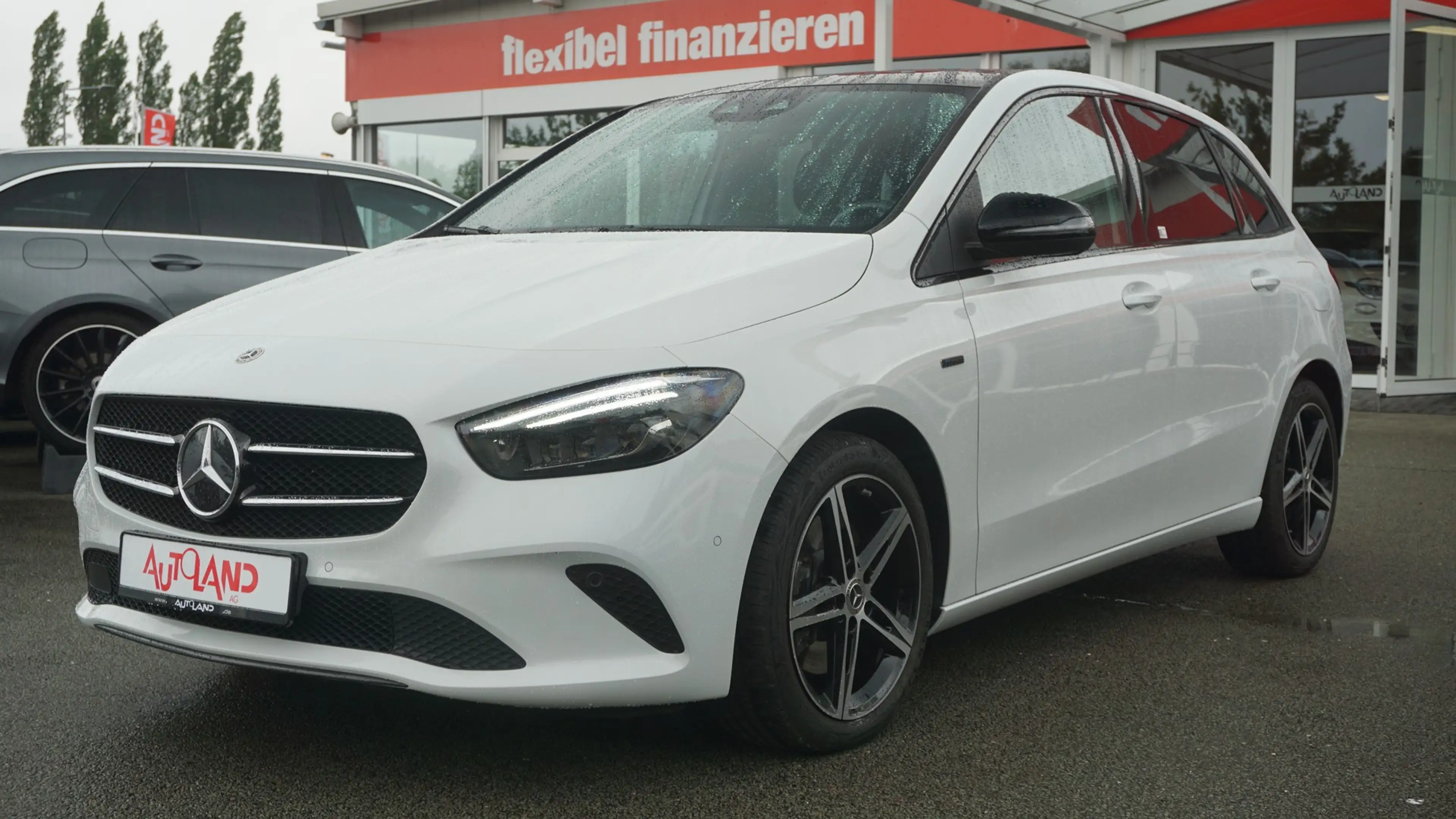 Mercedes-Benz B 250 B250 e Progressive Burmester LED Teilleder Navi — photo 4