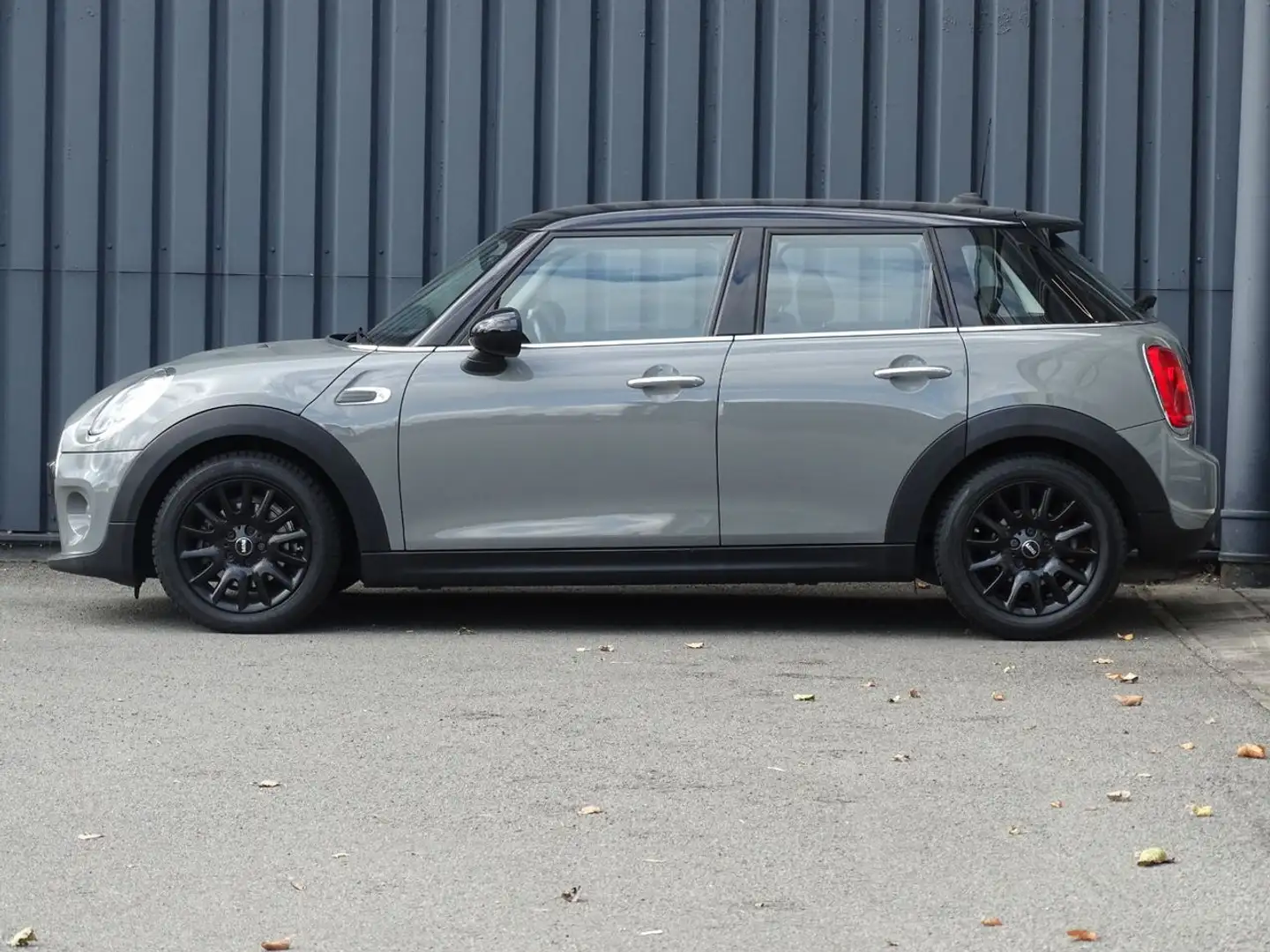 MINI Cooper Mini 1.5 Business | Navi | Bluetooth | 16" Grijs - 2