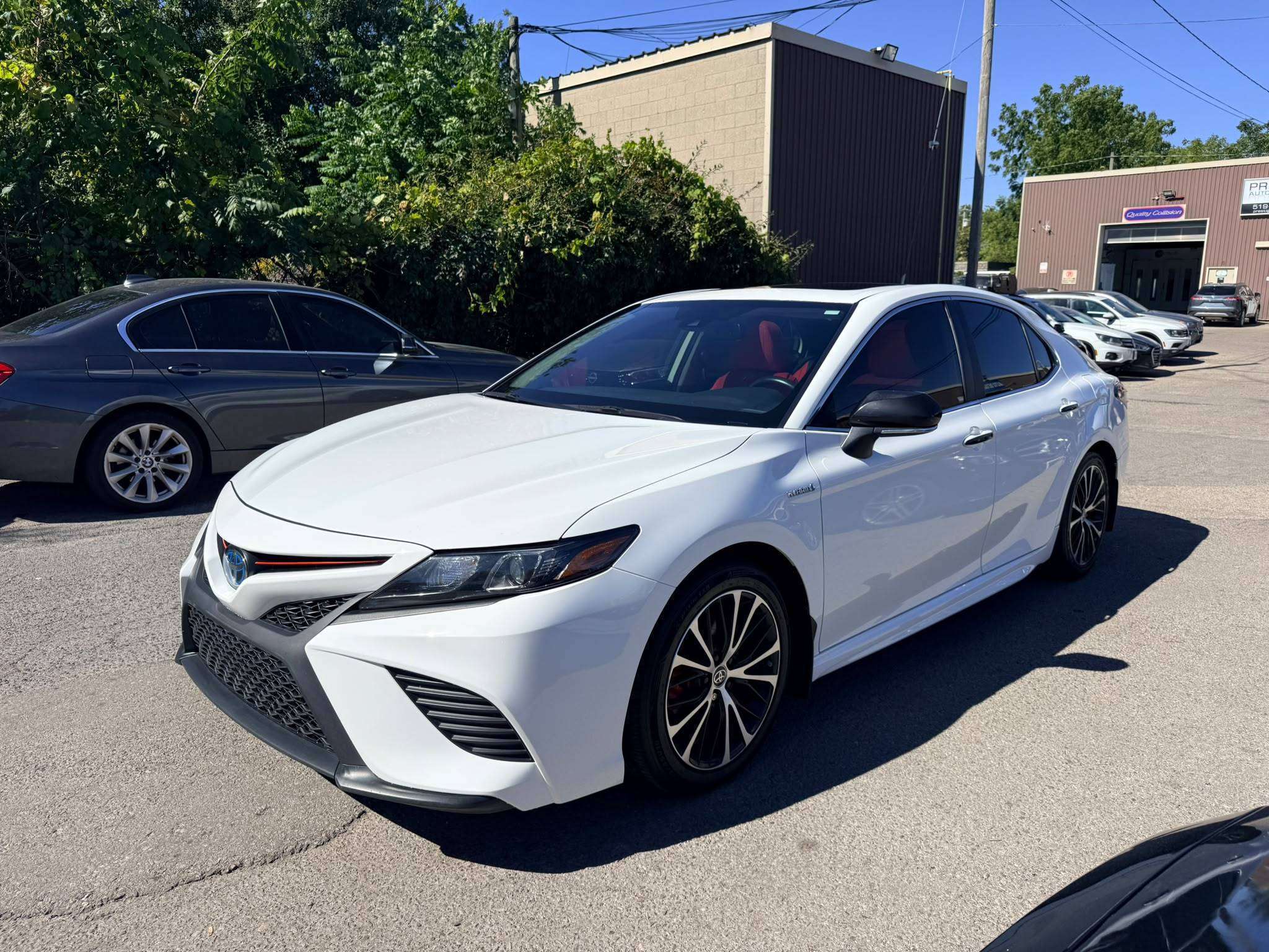  2020 Toyota Camry Hybrid SE FWD   
