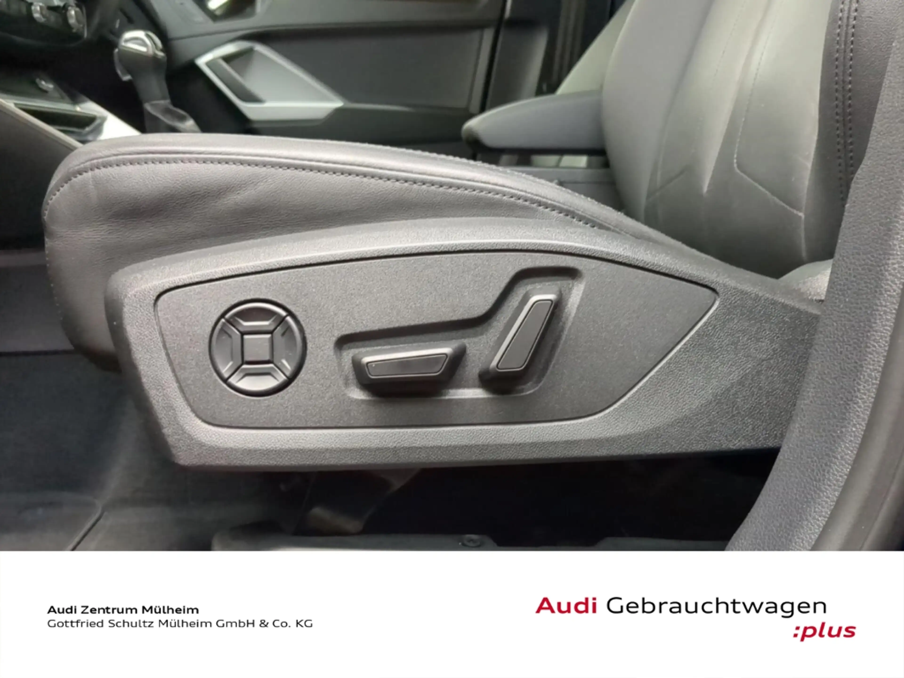 Audi Q3 35 TFSI S-Tronic Navi LED virtual APS Plus — photo 13