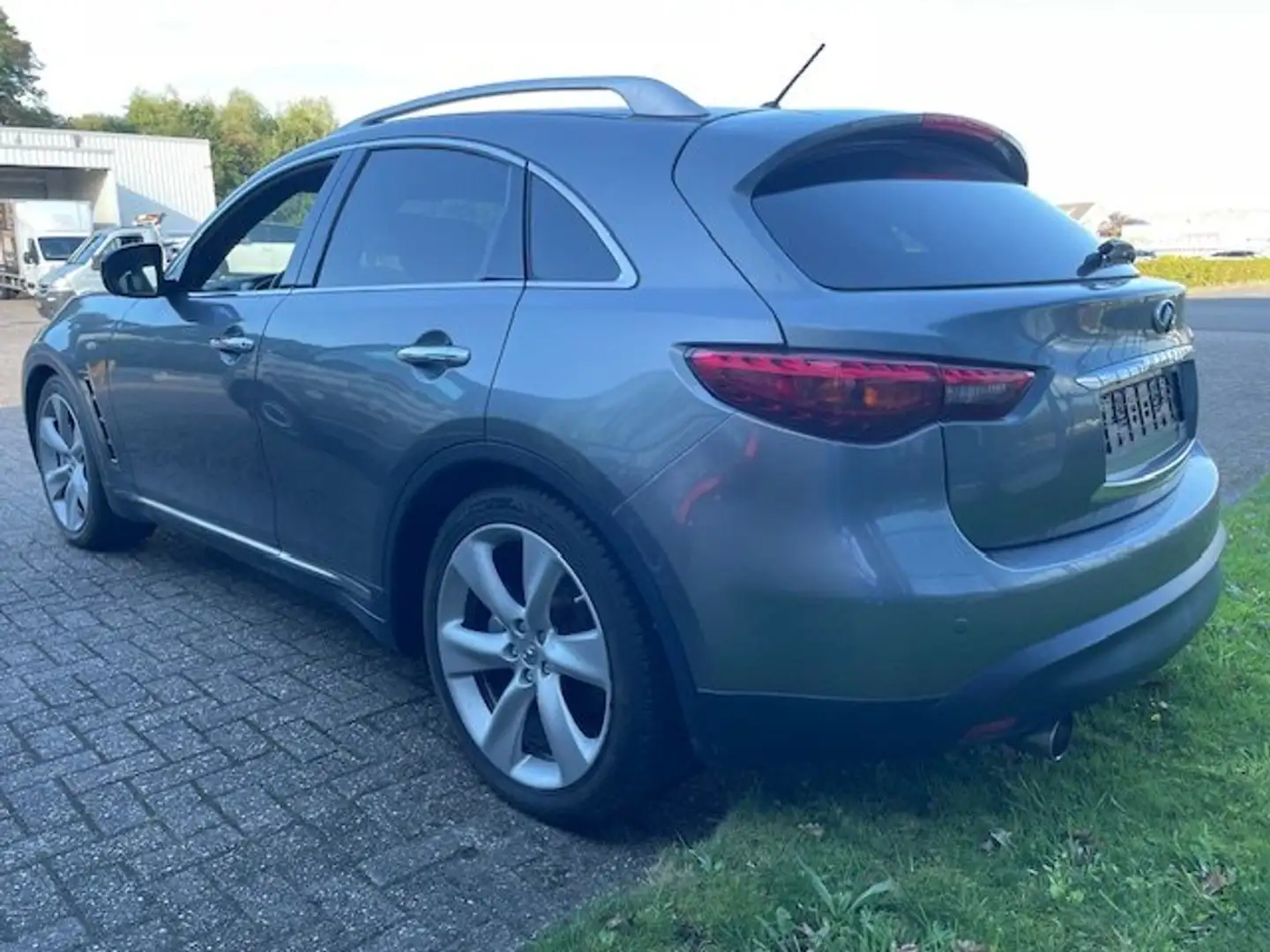 Infiniti QX70 FULL OPTIONS Grau - 2
