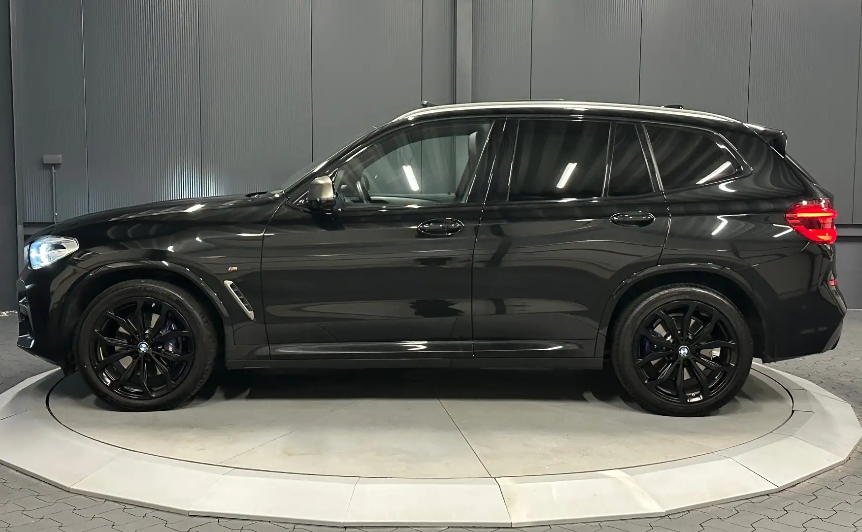 BMW X3 M 40d *20Zoll*PANORAMA*AHK*INNOVATION*Standhz*LEDER* Noir - 2